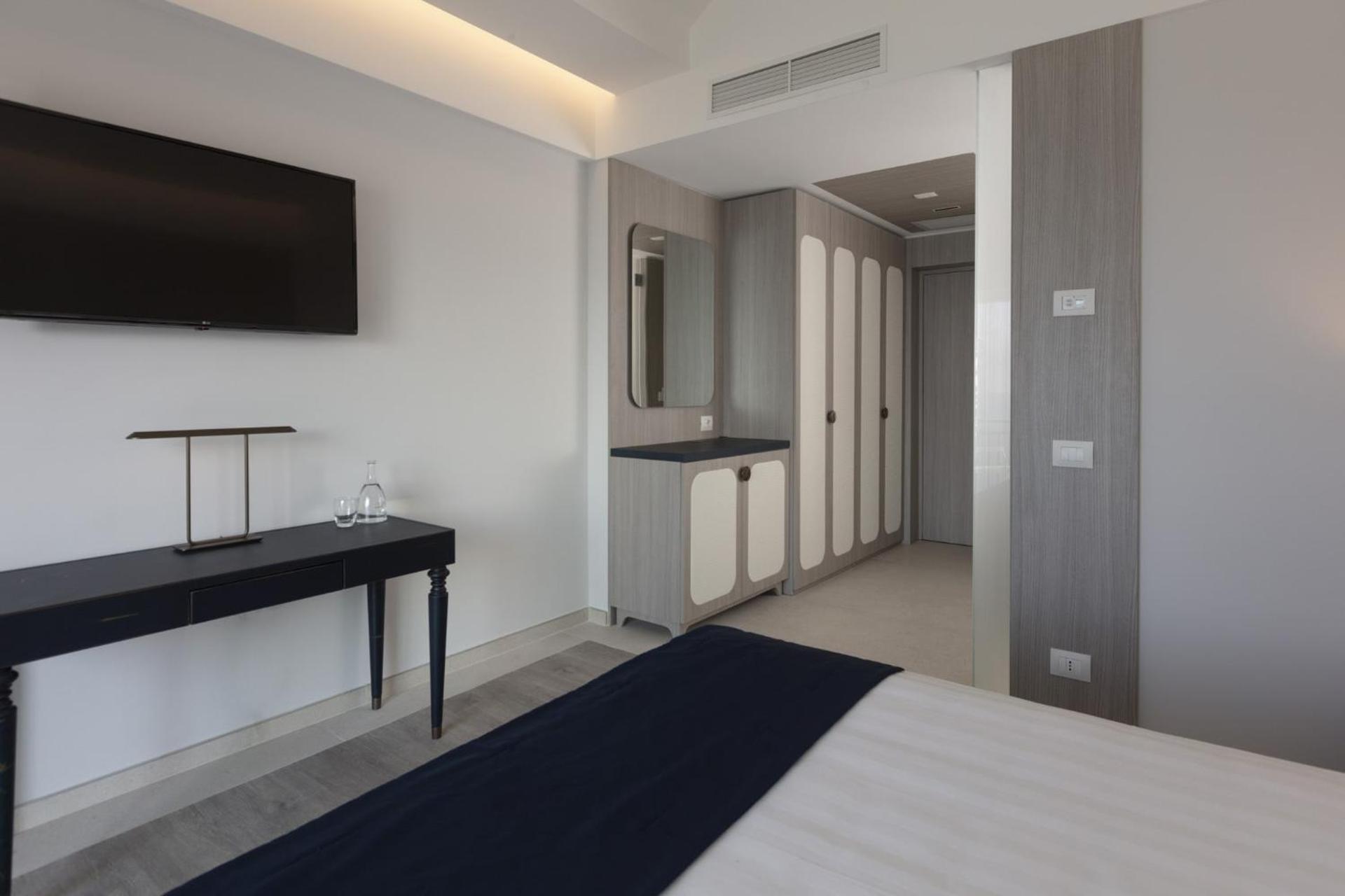 Summit Hotel - Photo 42