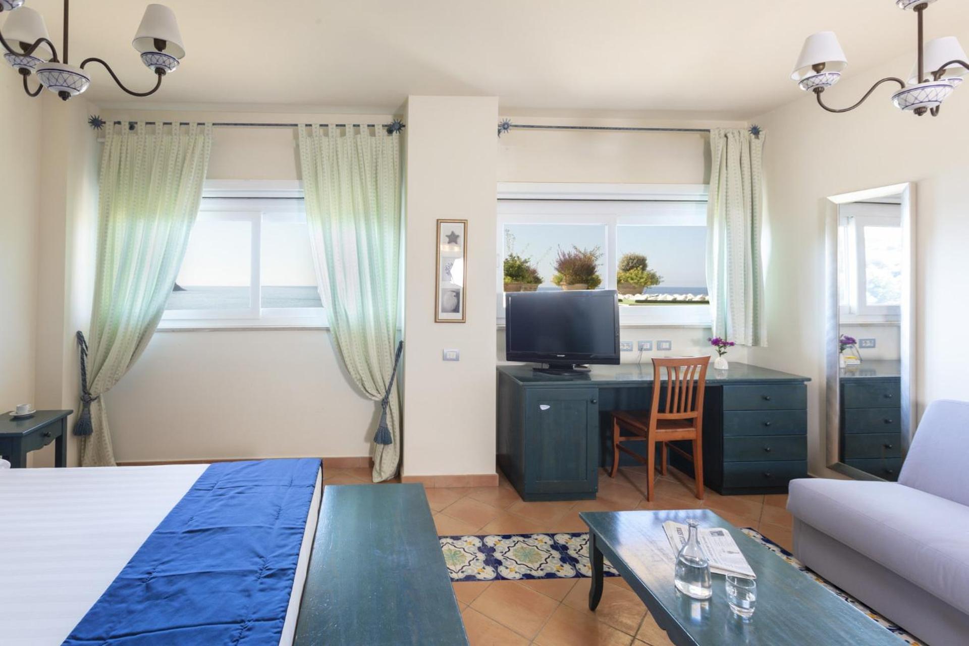 Summit Hotel - Photo 21