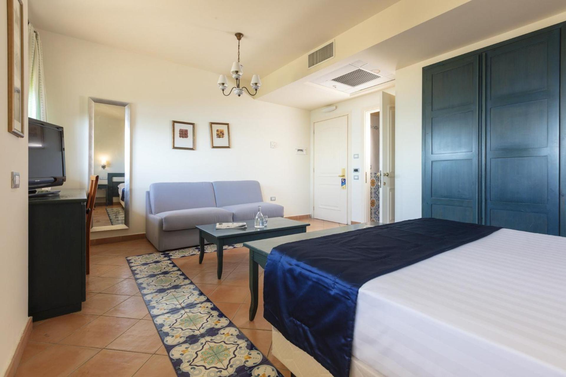 Summit Hotel - Photo 22