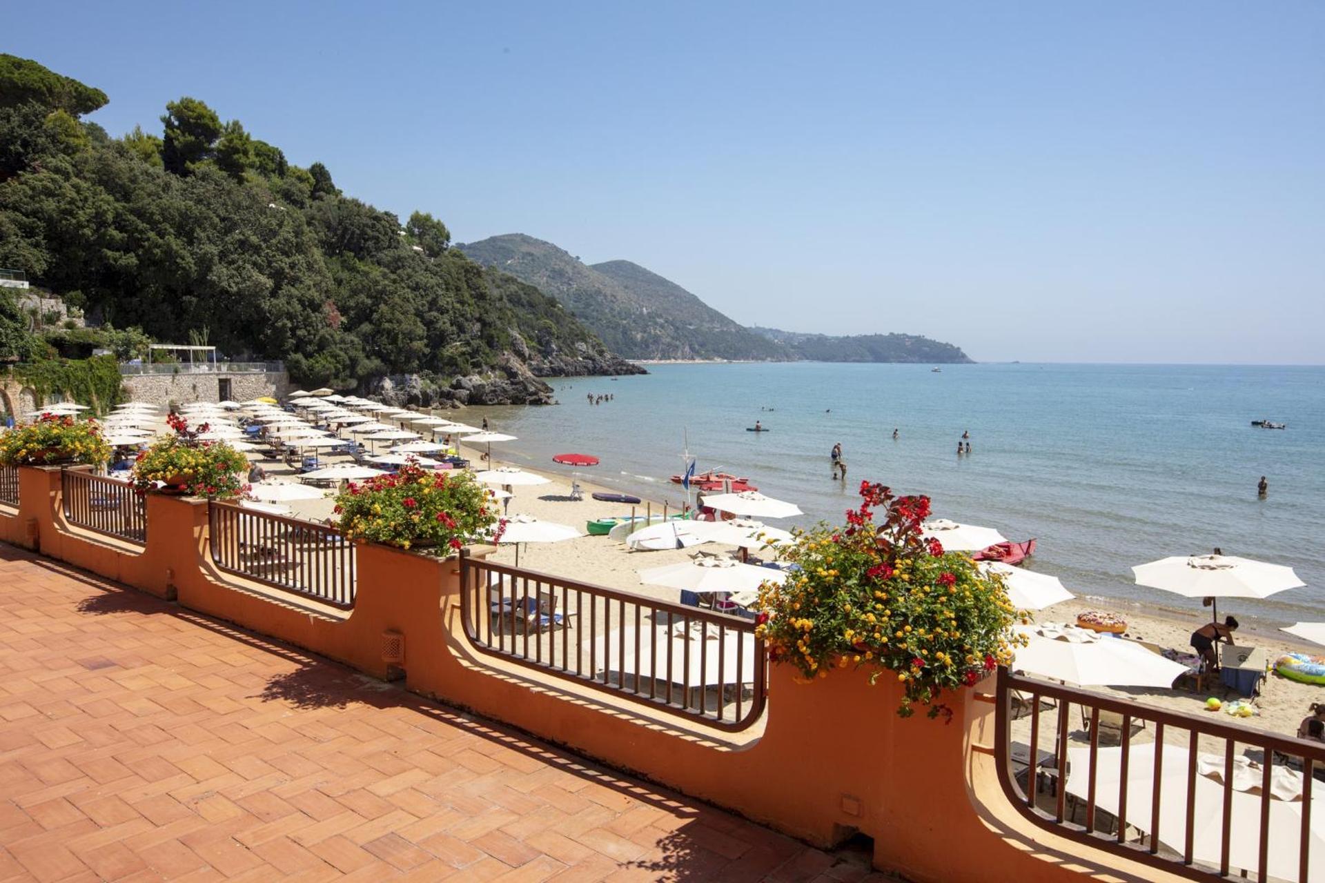 Summit Hotel - Photo 60