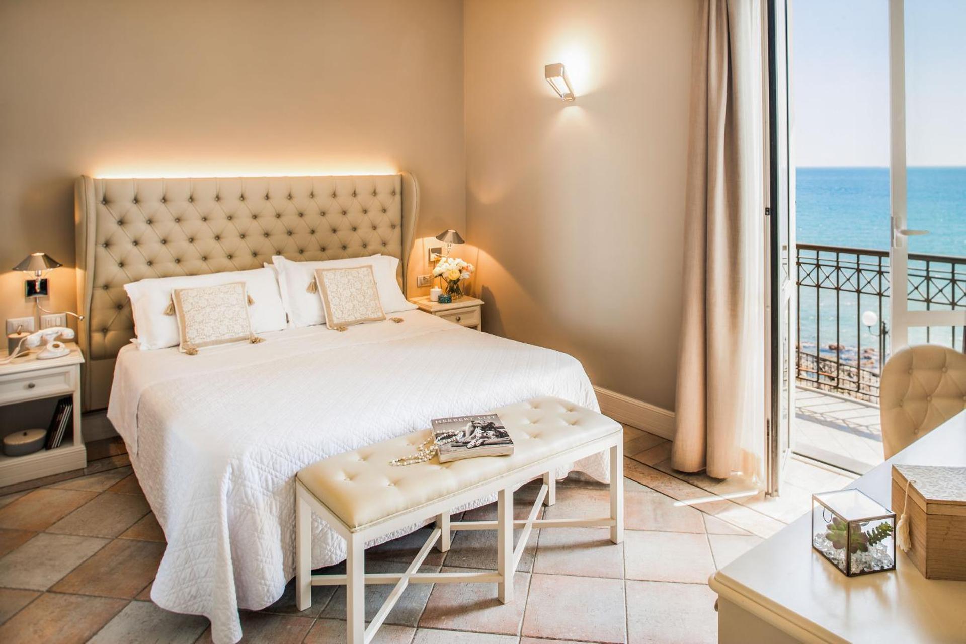 Double Room with Balcony and Sea View