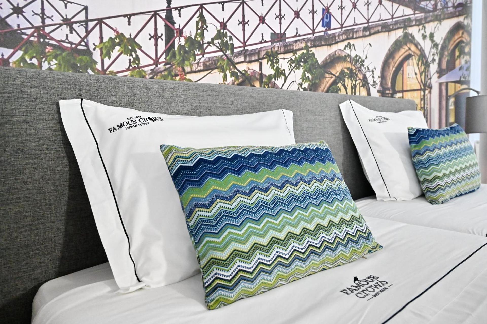 Famous Crows Lisbon Suites - Photo 12