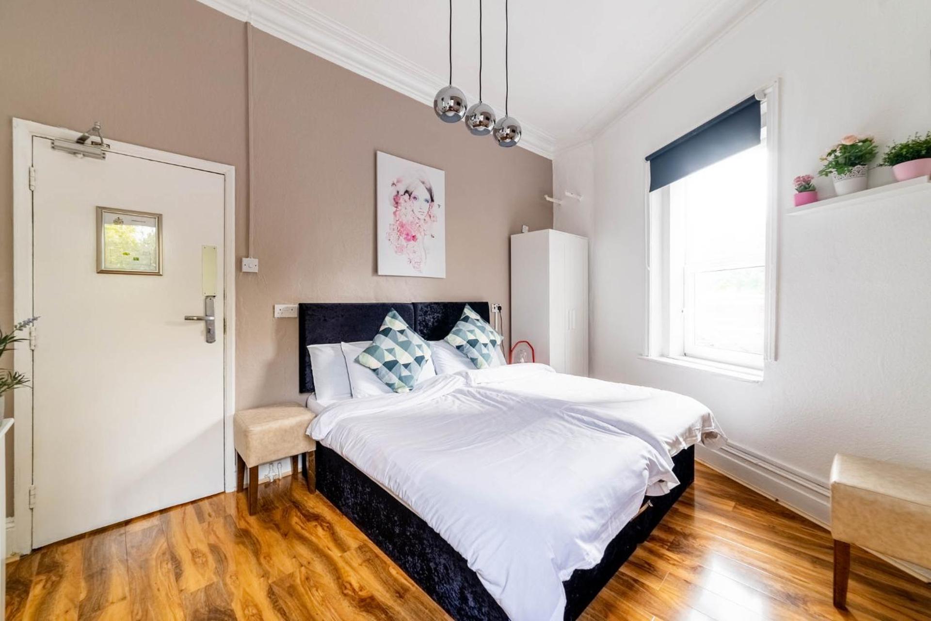 Book A Bed Hostels - Photo 27