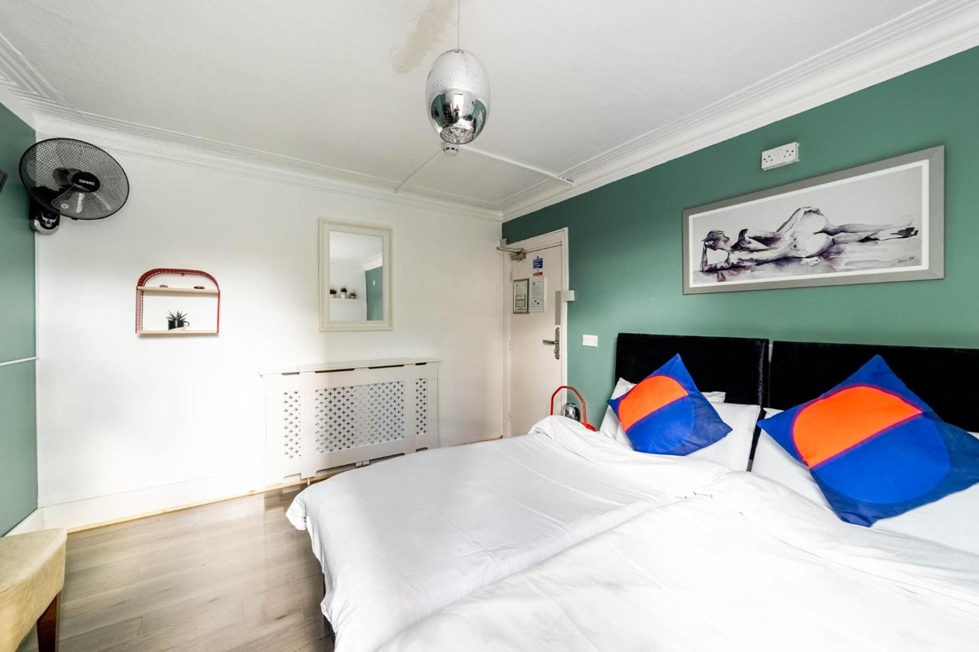 Book A Bed Hostels - Photo 10