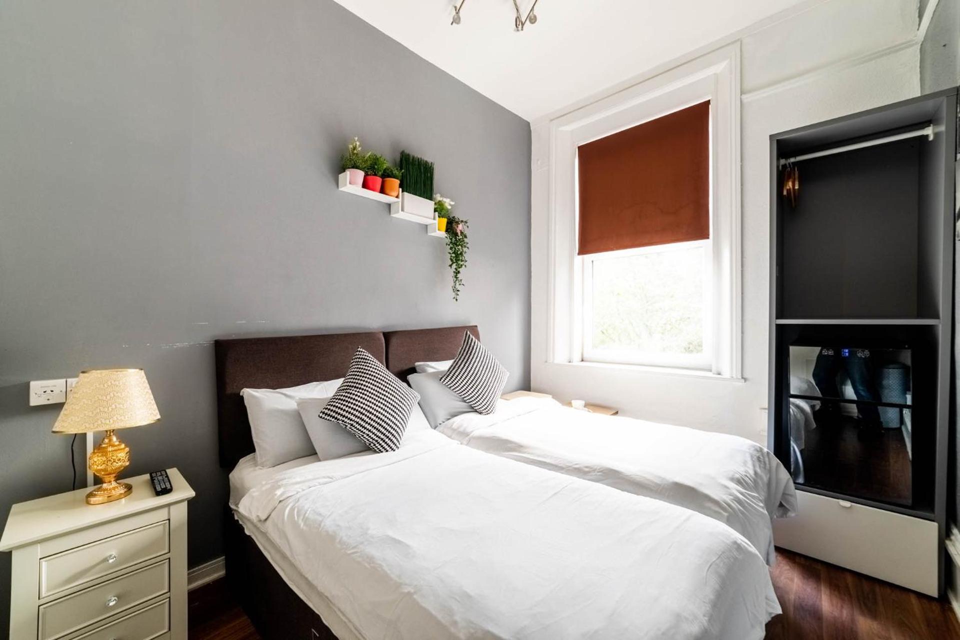 Book A Bed Hostels - Photo 14