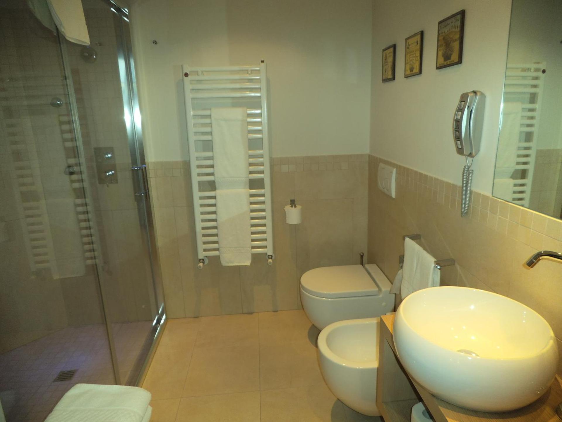 Hotel Ariston & Apartments - Photo 17