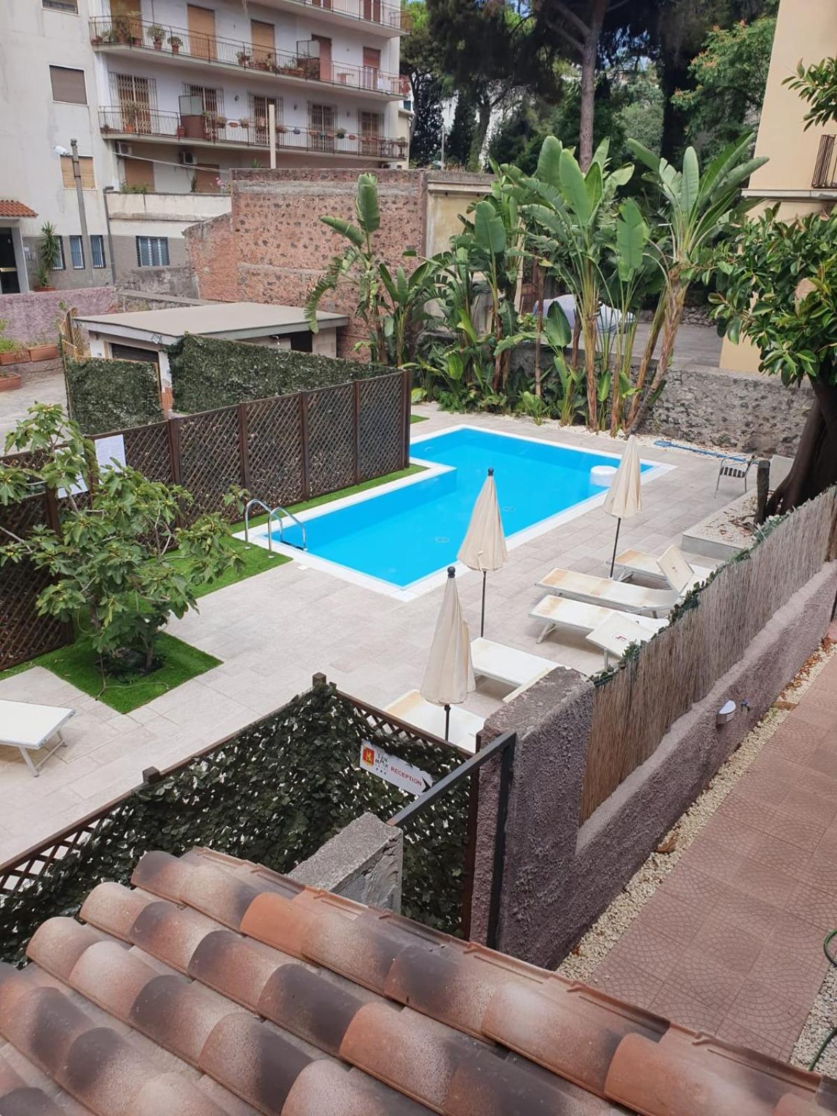 San Max Hotel - Photo 32