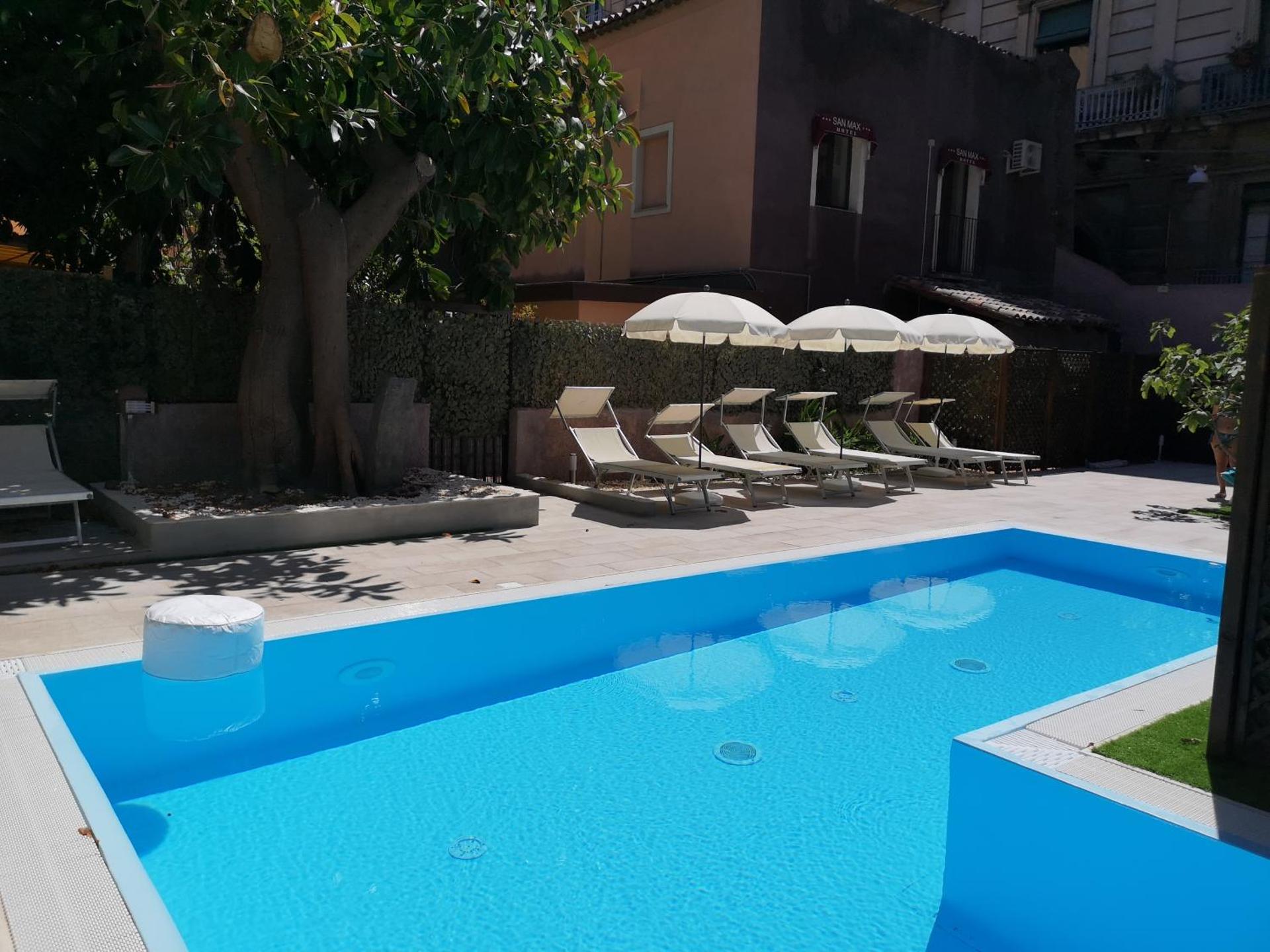 San Max Hotel - Photo 33