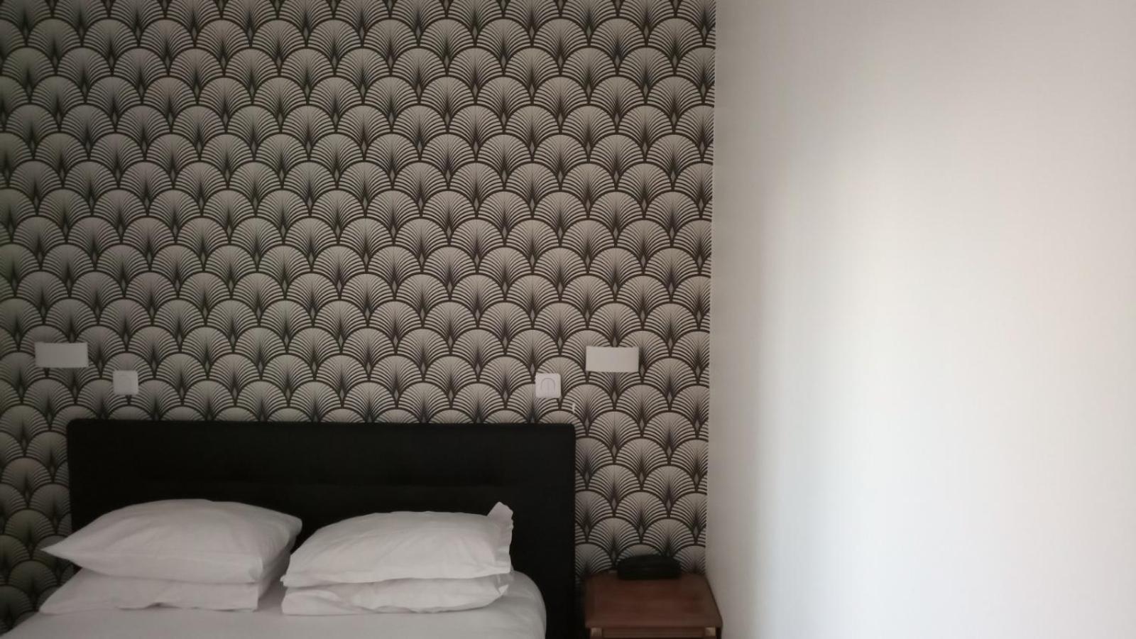 Hôtel De La Perdrix Rouge - Photo 12