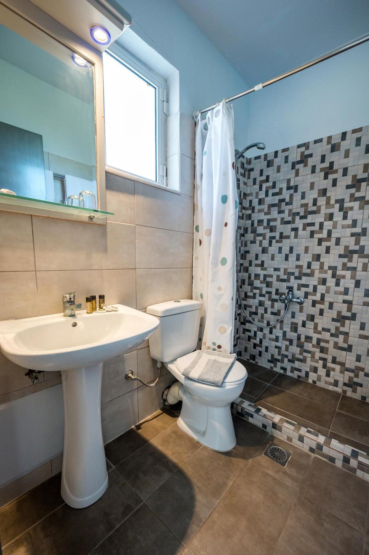 Jonathan Studio Apartments - Photo 37