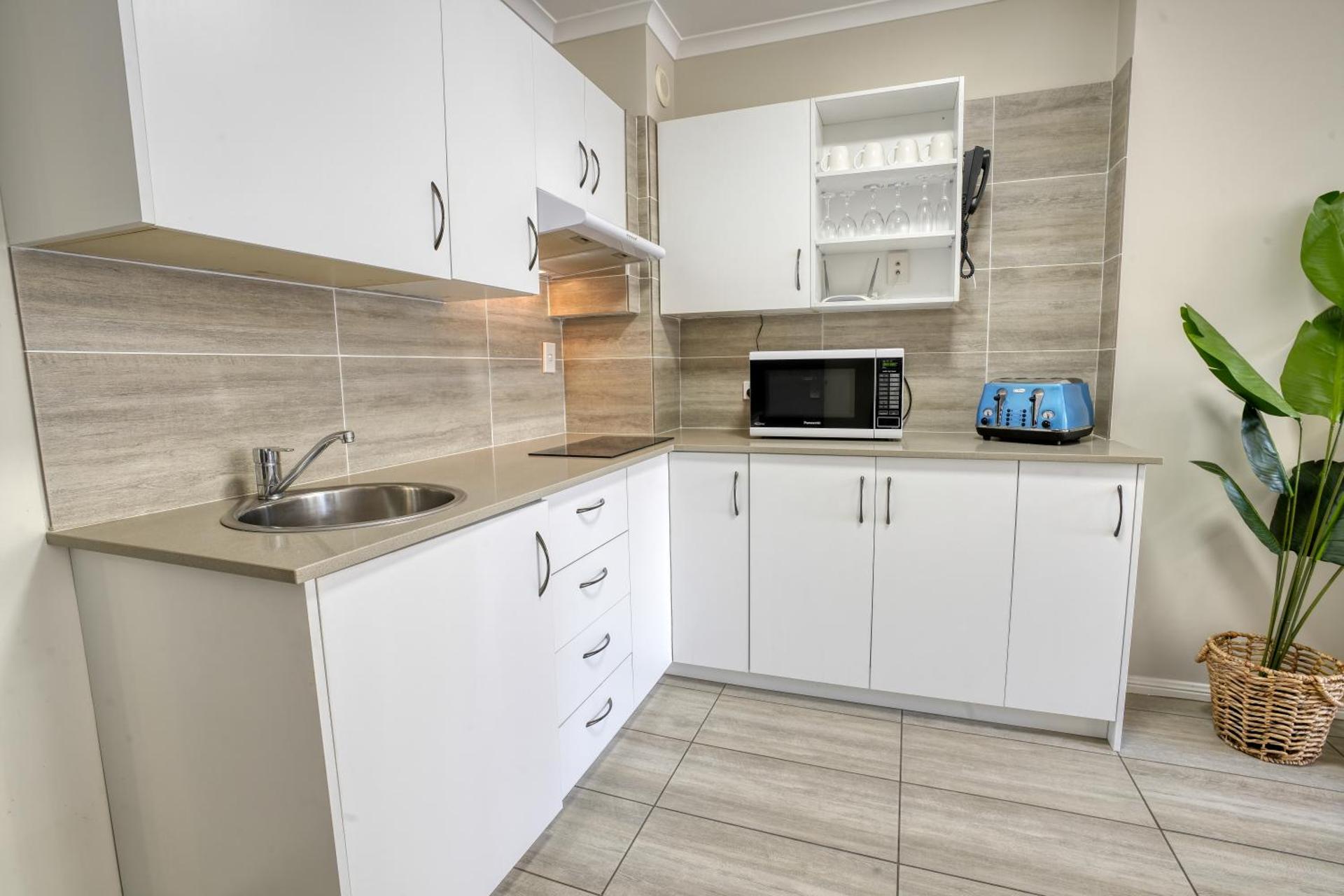 Central Brunswick Apartment Hotel - Photo 22