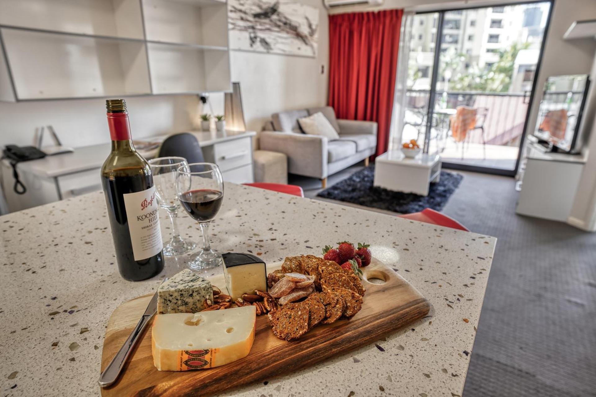 Central Brunswick Apartment Hotel - Photo 38