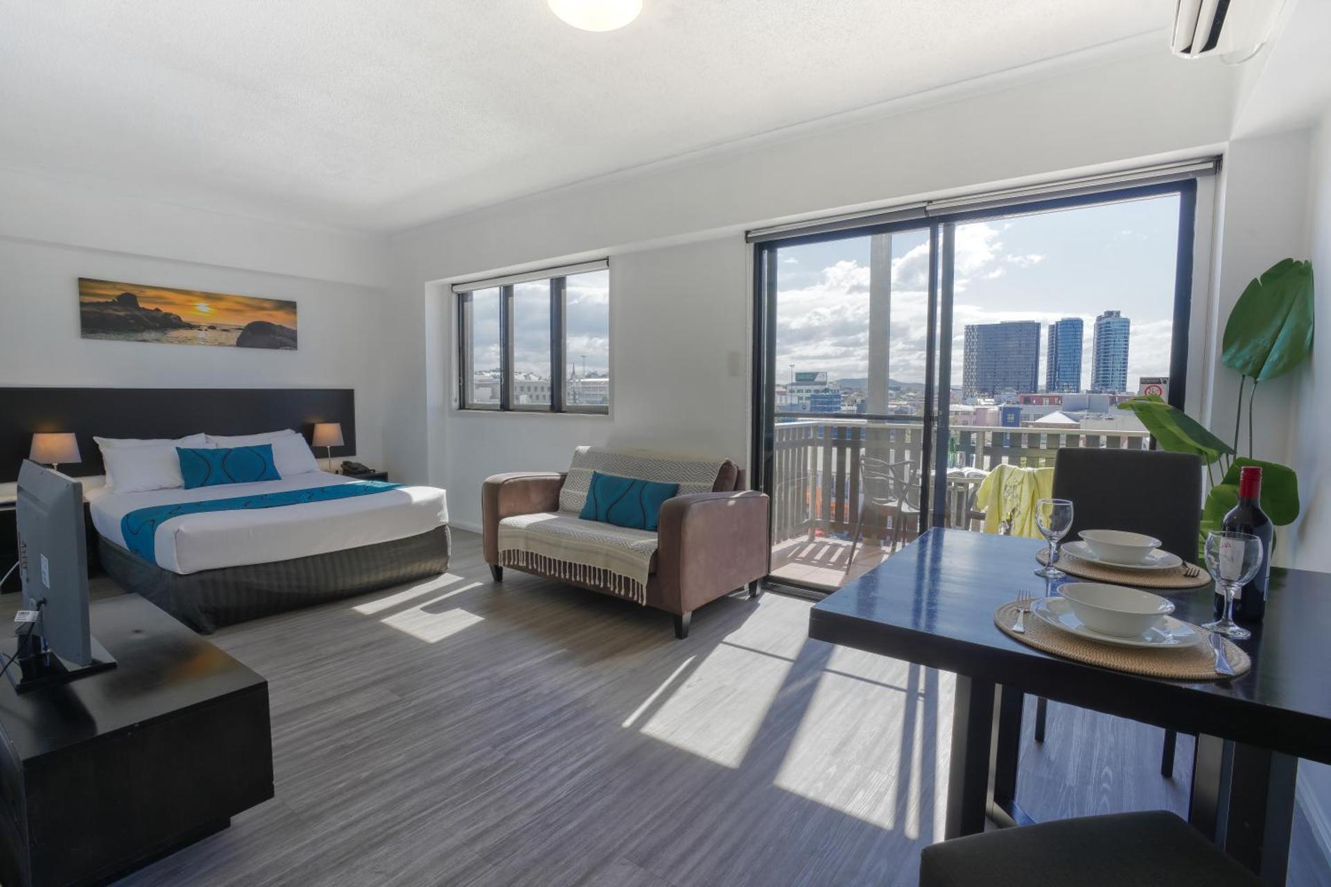 Central Brunswick Apartment Hotel - Photo 10