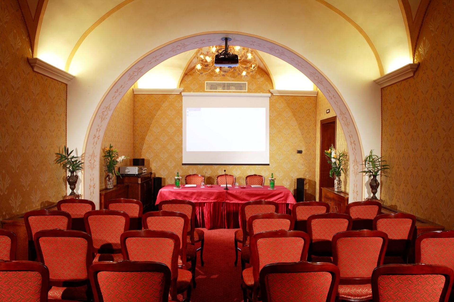 Liberty Hotel - Photo 4