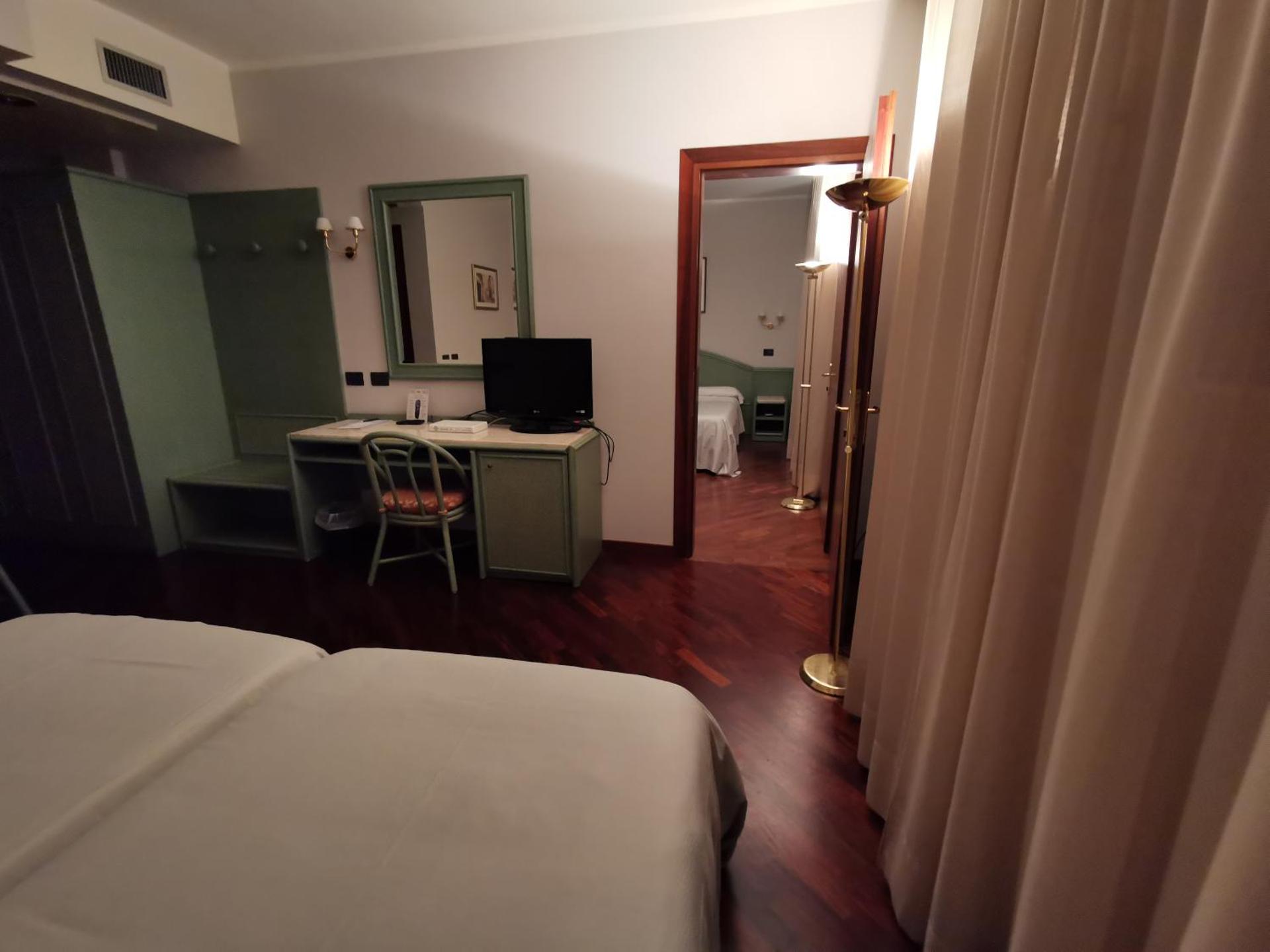 Hotel Le Ville - Photo 36