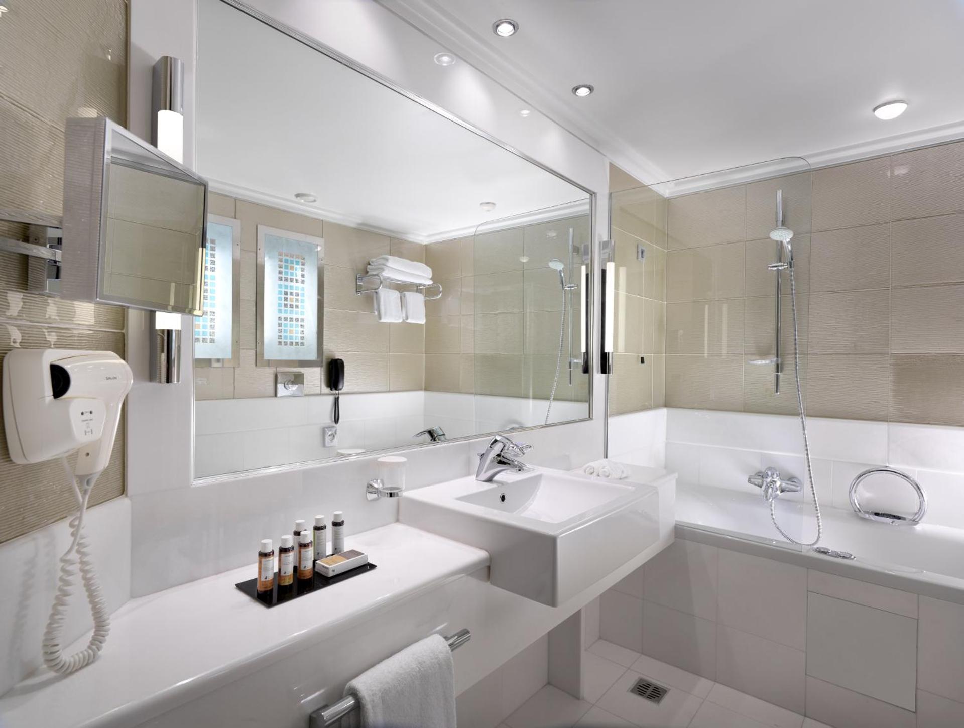Crowne Plaza Athens City Centre by IHG - Photo 19