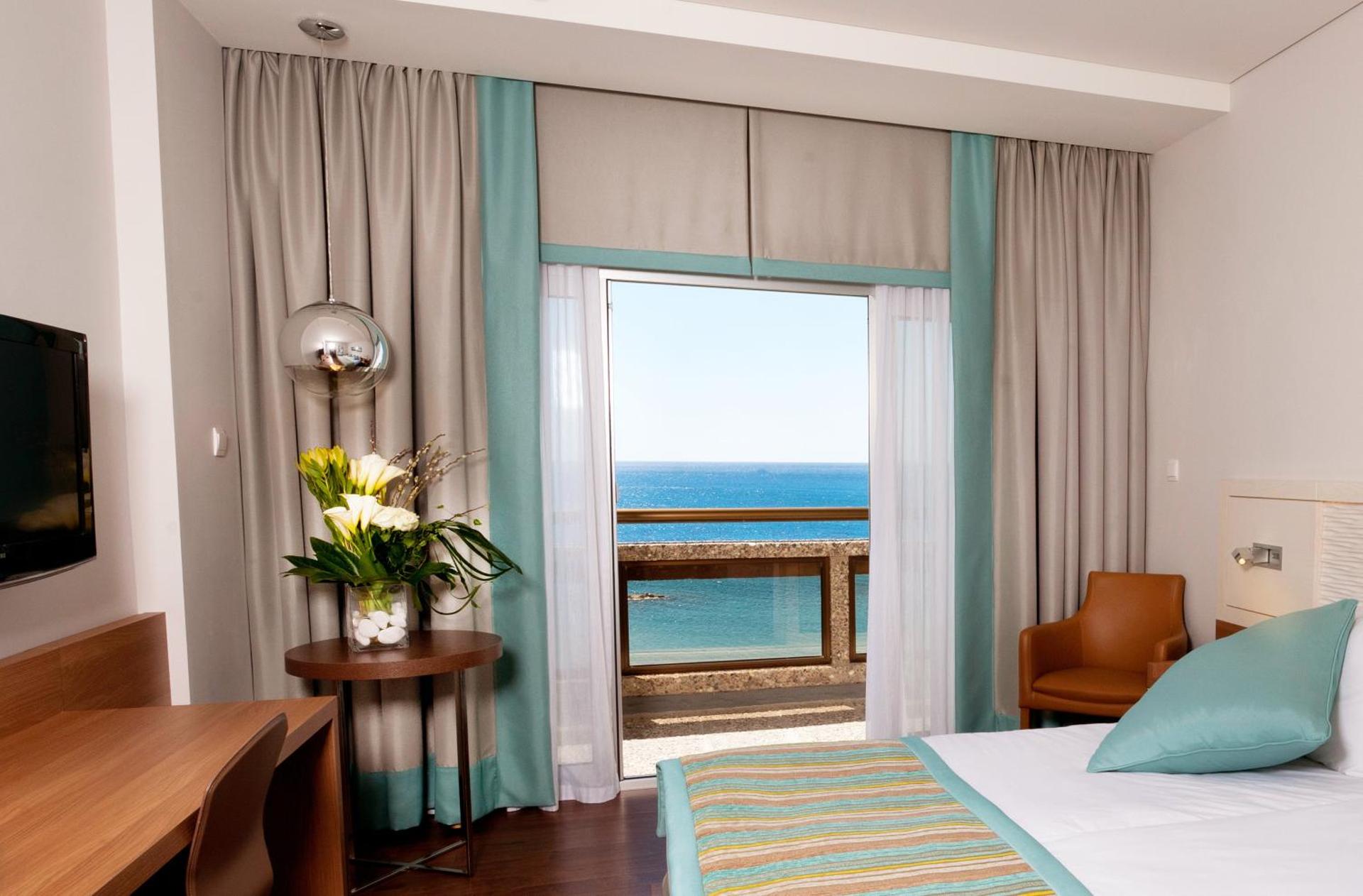 Crowne Plaza Limassol by IHG - Photo 101