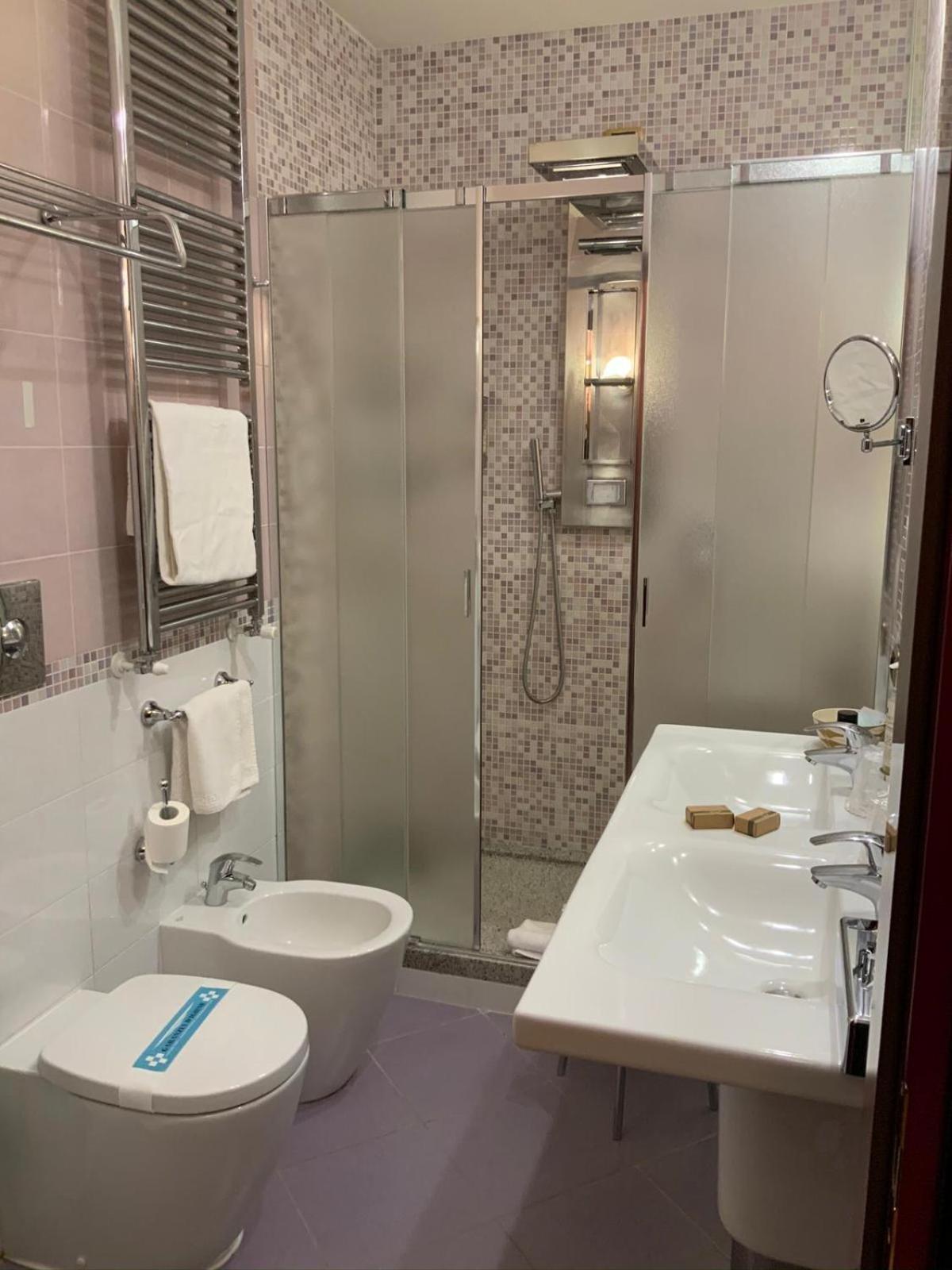 Hotel Vittoria - Photo 19