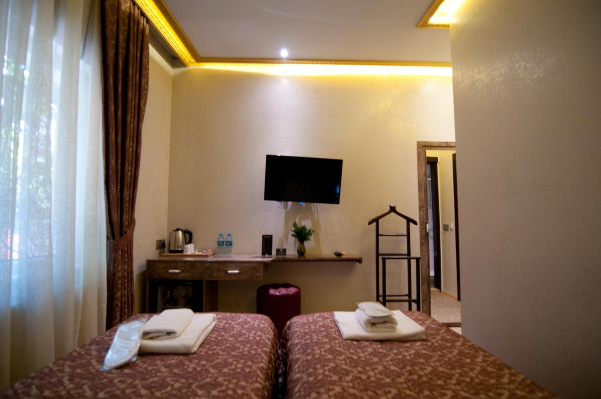 Grand Ambiance Hotel - Photo 19
