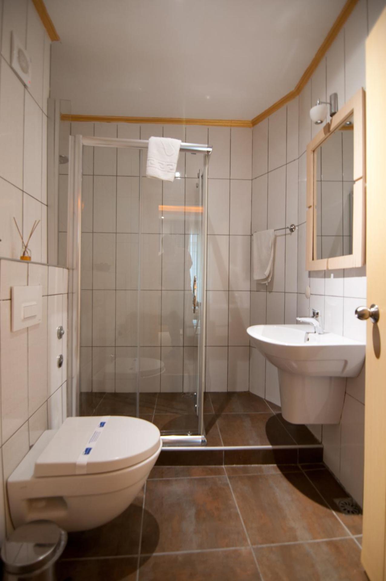 Grand Ambiance Hotel - Photo 72