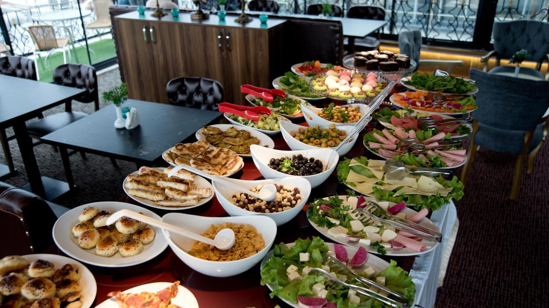 Grand Ambiance Hotel - Photo 49