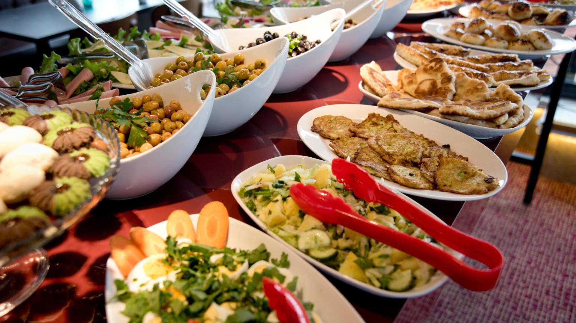 Grand Ambiance Hotel - Photo 34