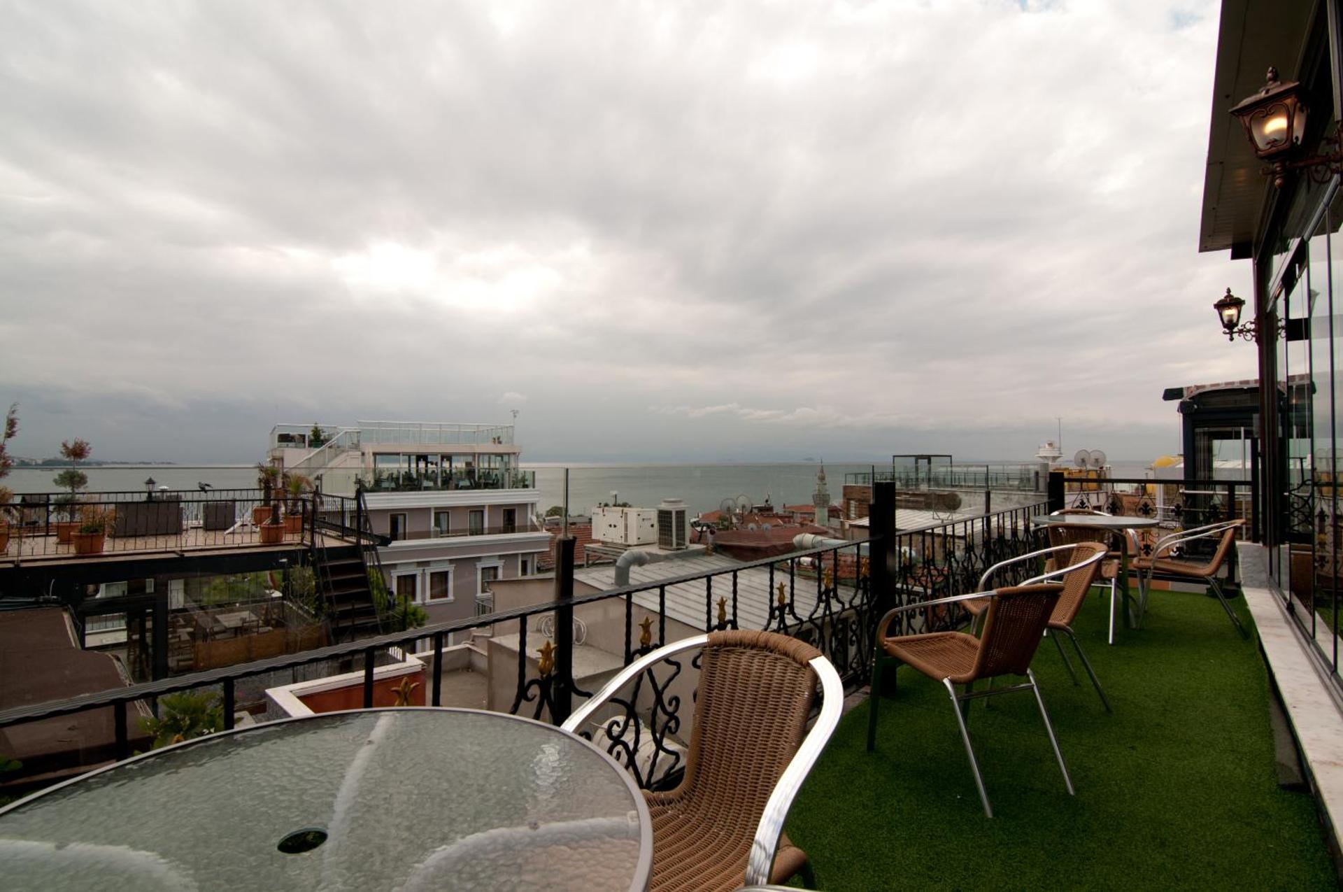 Grand Ambiance Hotel - Photo 32