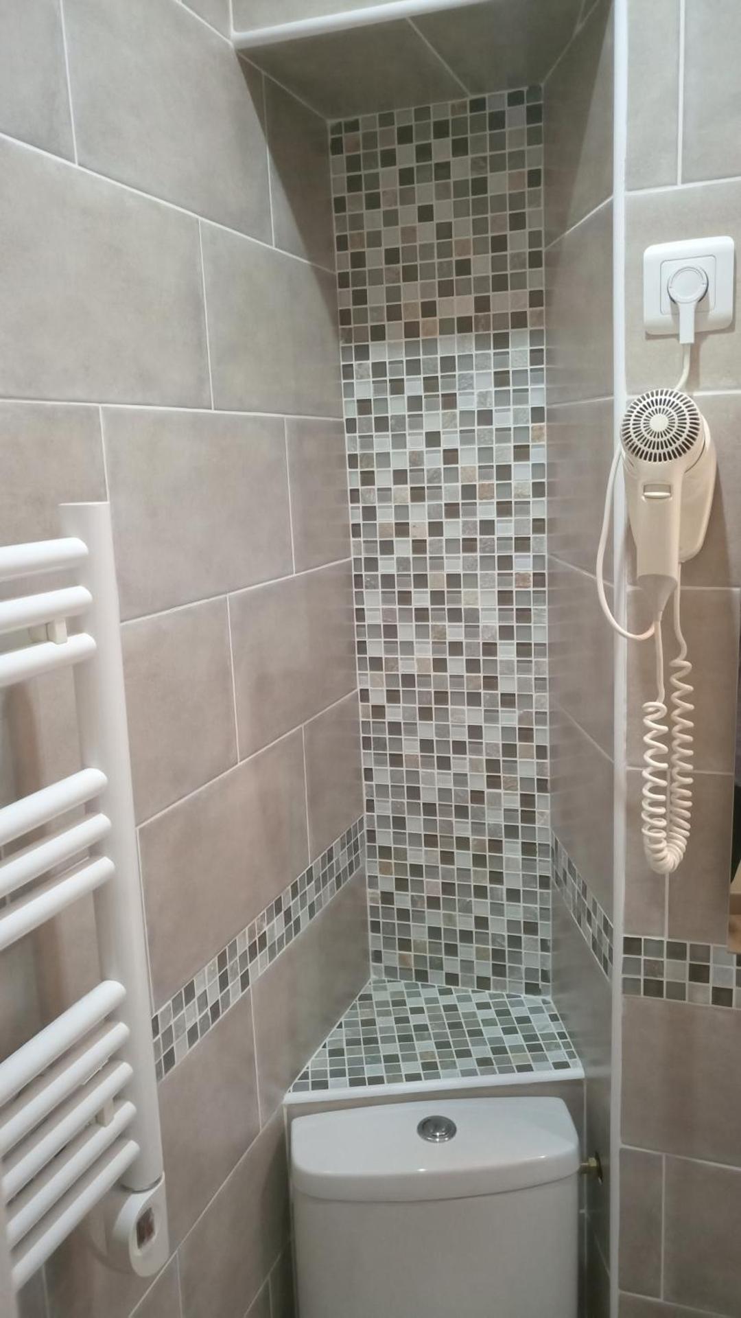 Hôtel De La Perdrix Rouge - Photo 9