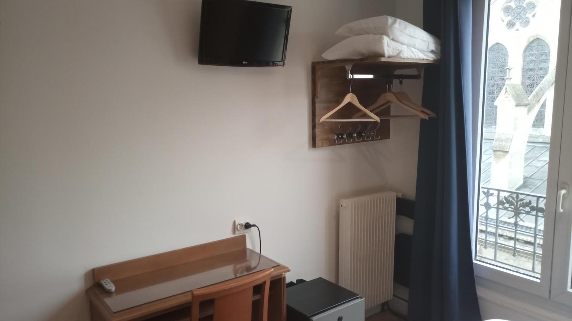 Hôtel De La Perdrix Rouge - Photo 10