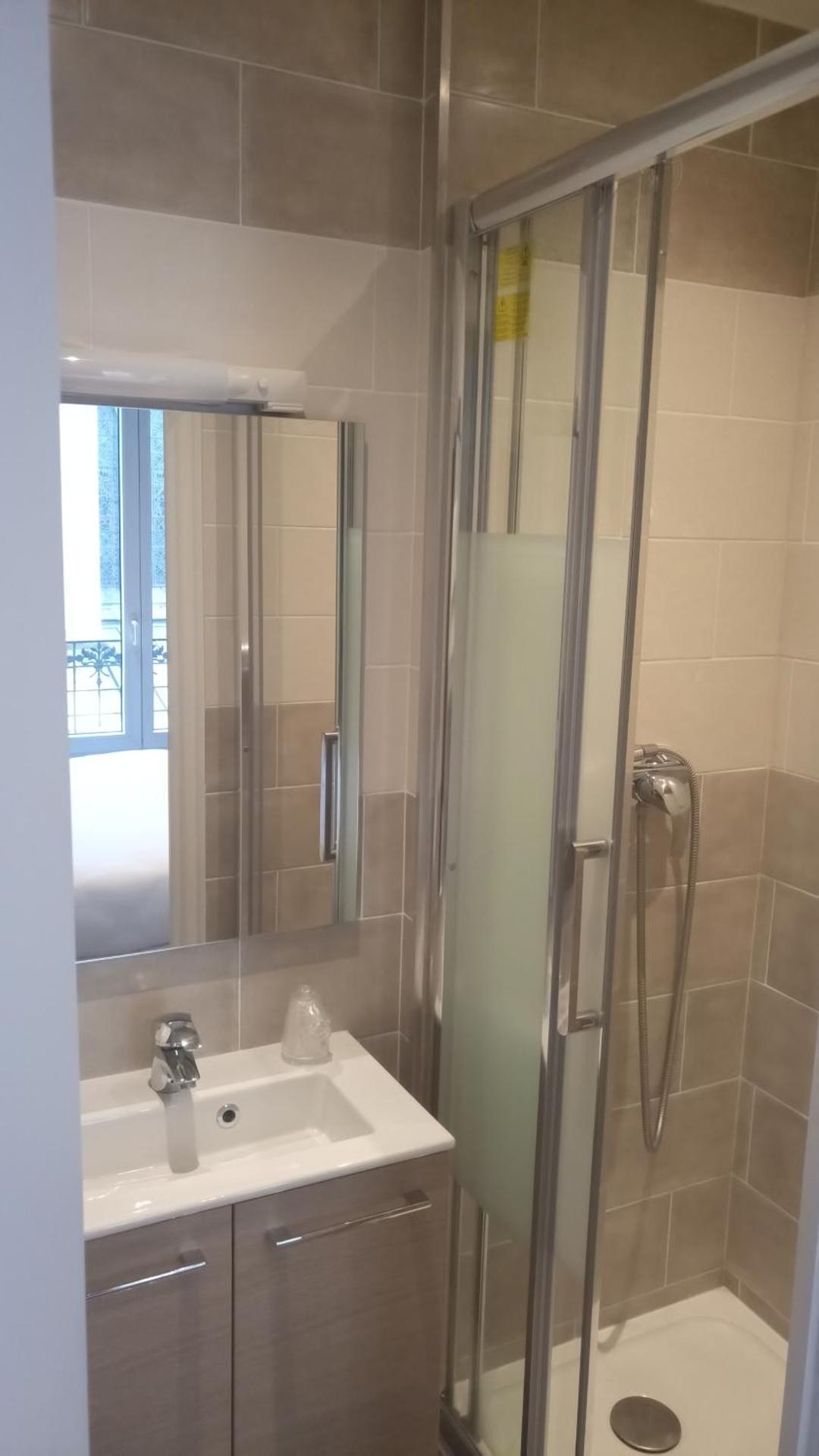 Hôtel De La Perdrix Rouge - Photo 16