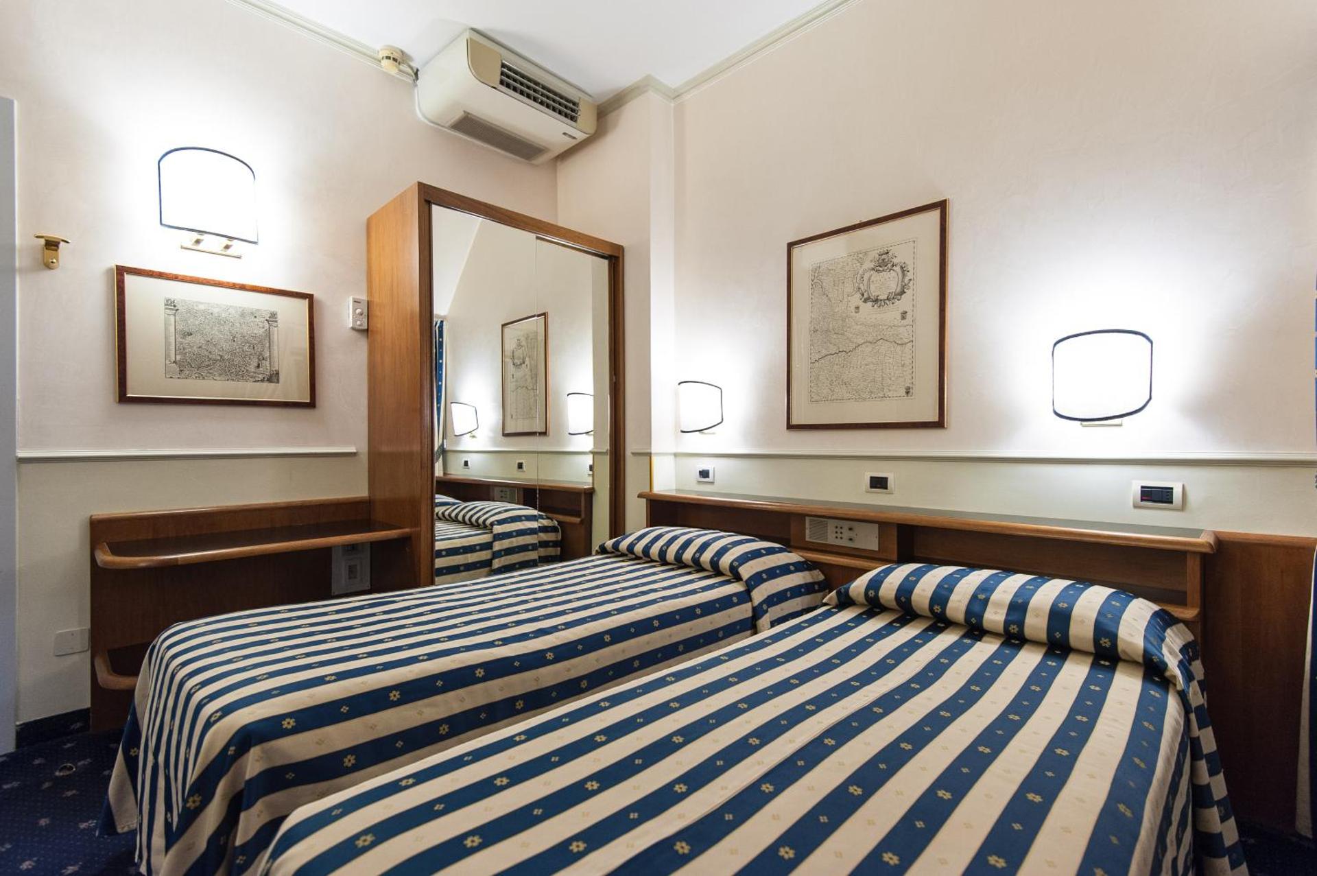 Hotel Flora - Photo 60