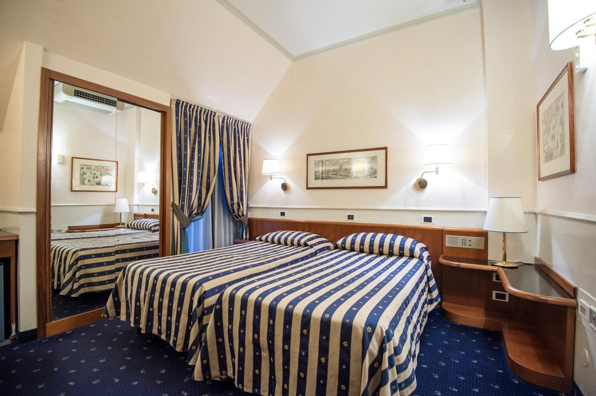 Hotel Flora - Photo 61