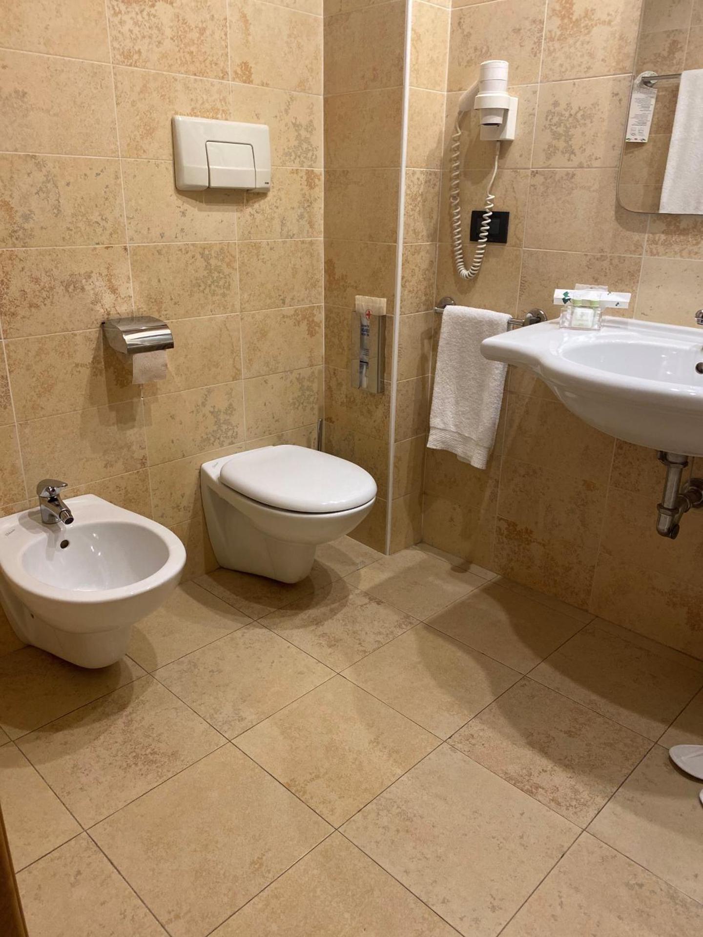 MH Hotel Piacenza Fiera - Photo 41