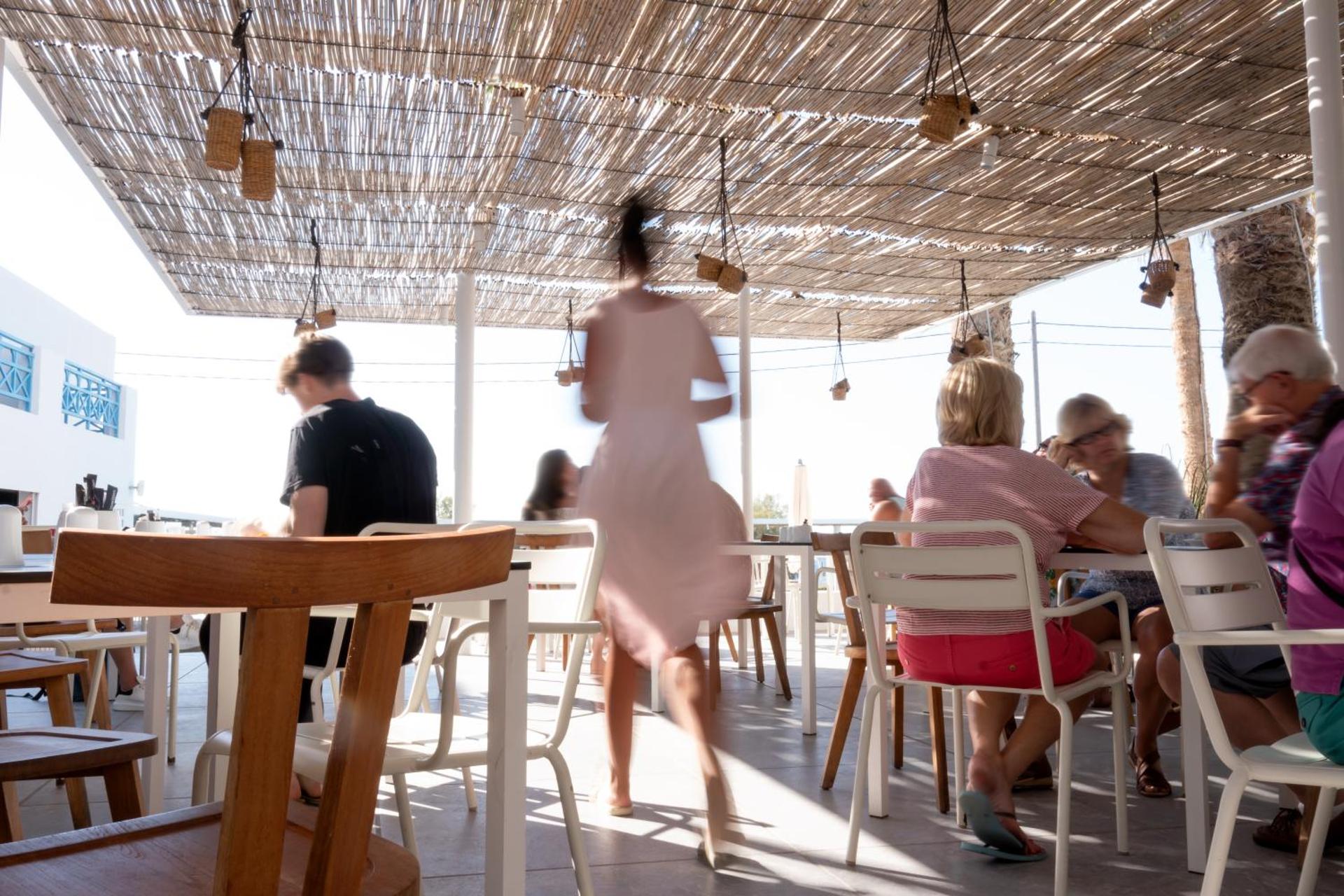 Kamari Beach Hotel - Photo 42