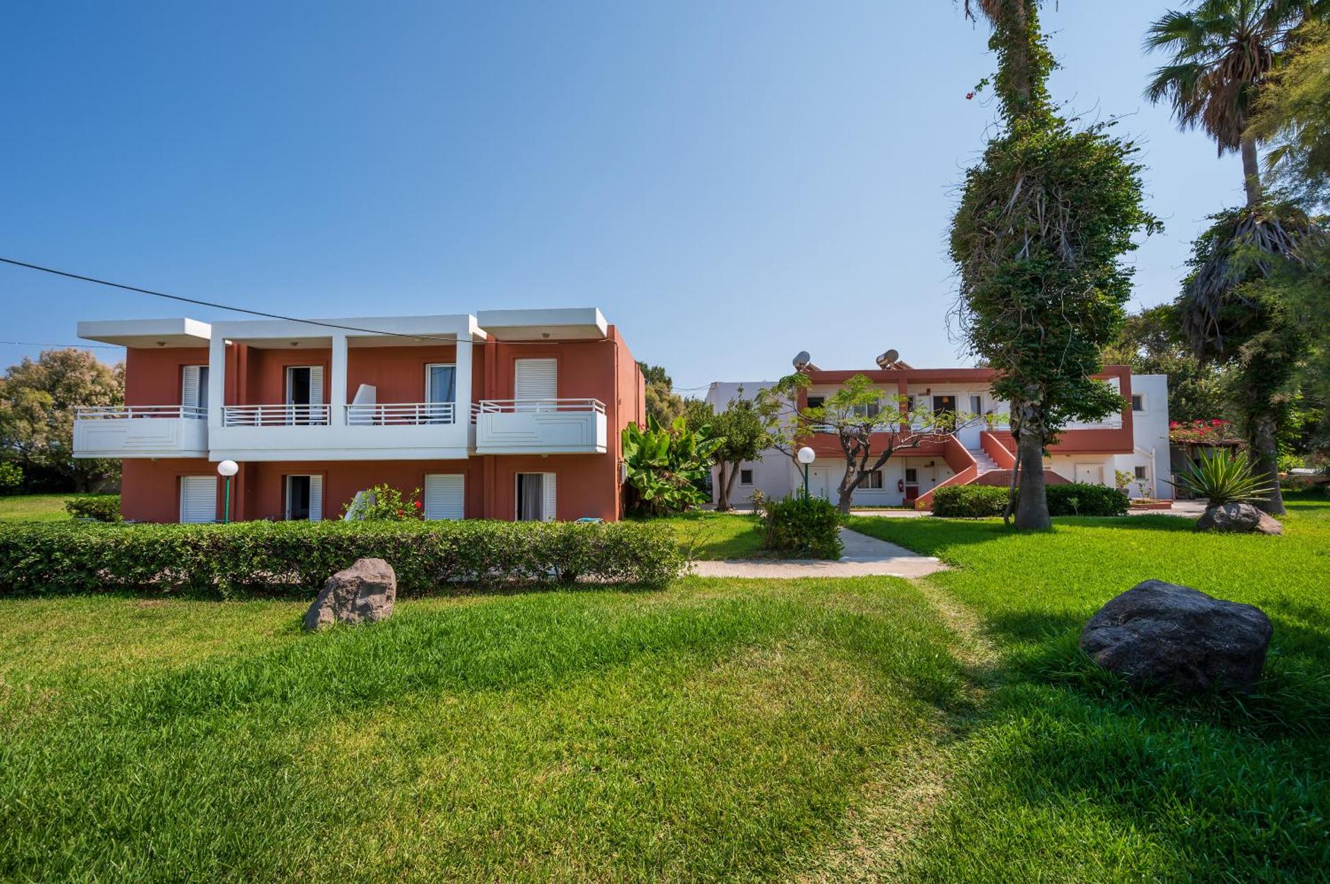 Jonathan Studio Apartments - Photo 18