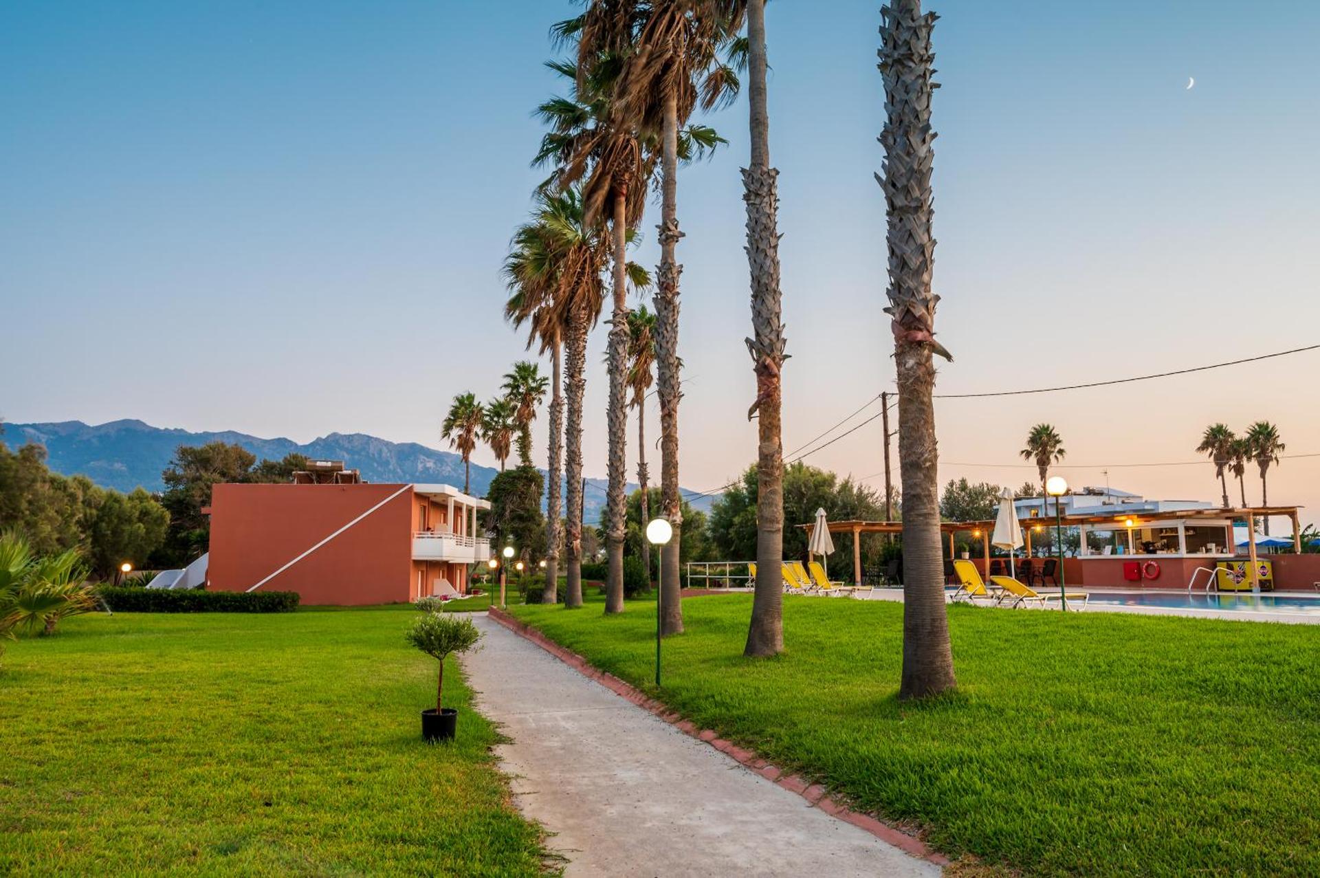 Jonathan Studio Apartments - Photo 22