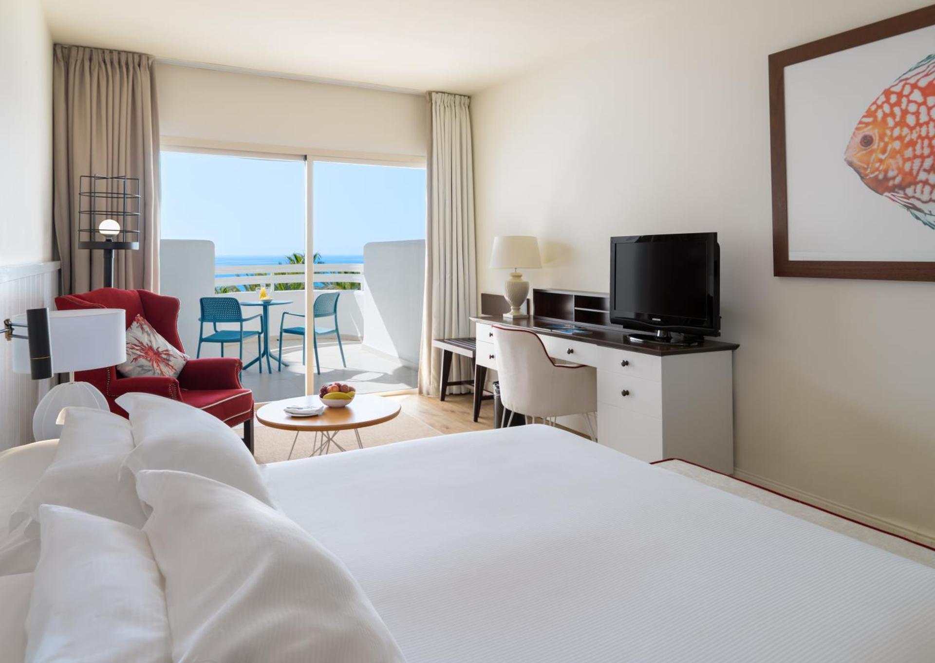 Superior Double Room with Extra Bed and Sea View (3 Adults)