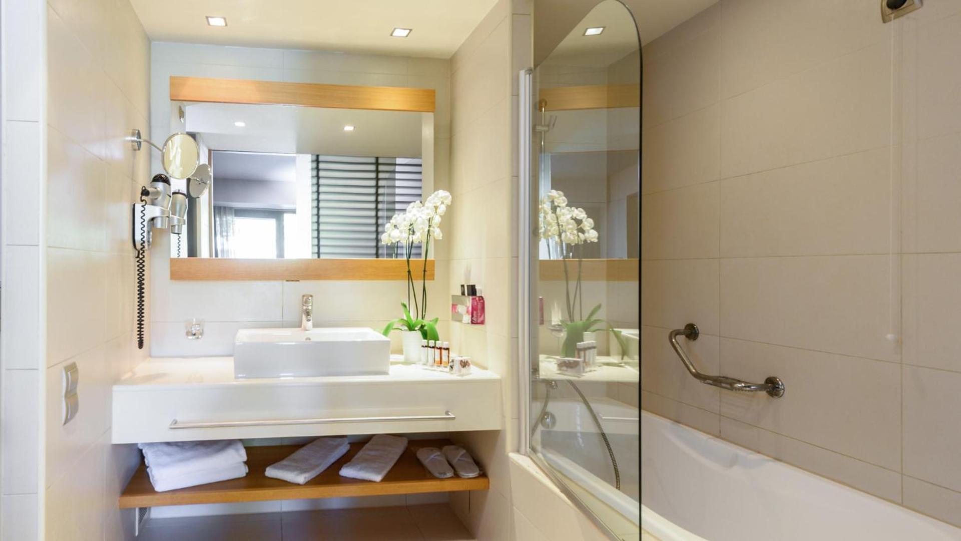 Alexander Beach Hotel & Spa - Photo 30