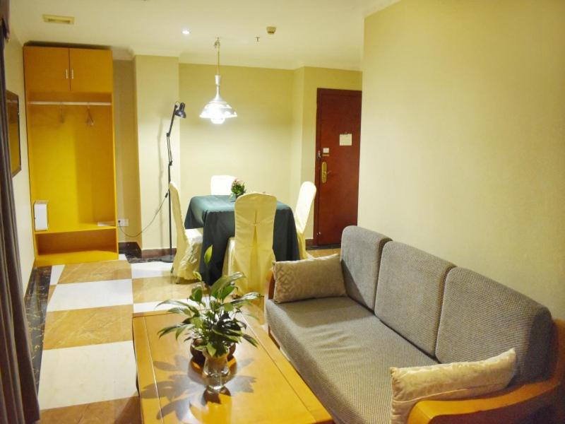 GreenTree Inn Guangzhou Panyu Chimelong Paradise Business Hotel - Photo 22