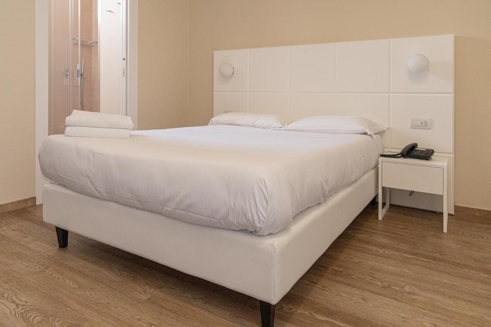 Hotel Boston - Photo 20