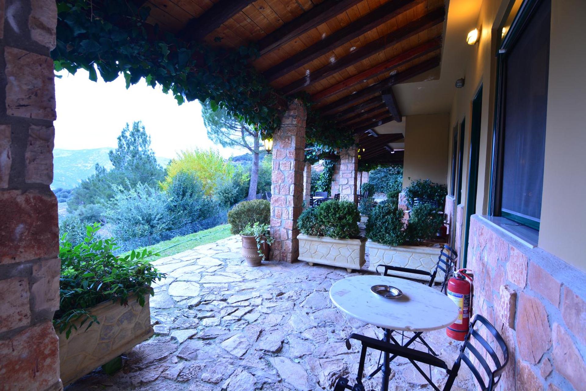 Aphrodite's Inn Kalavrita - Photo 5