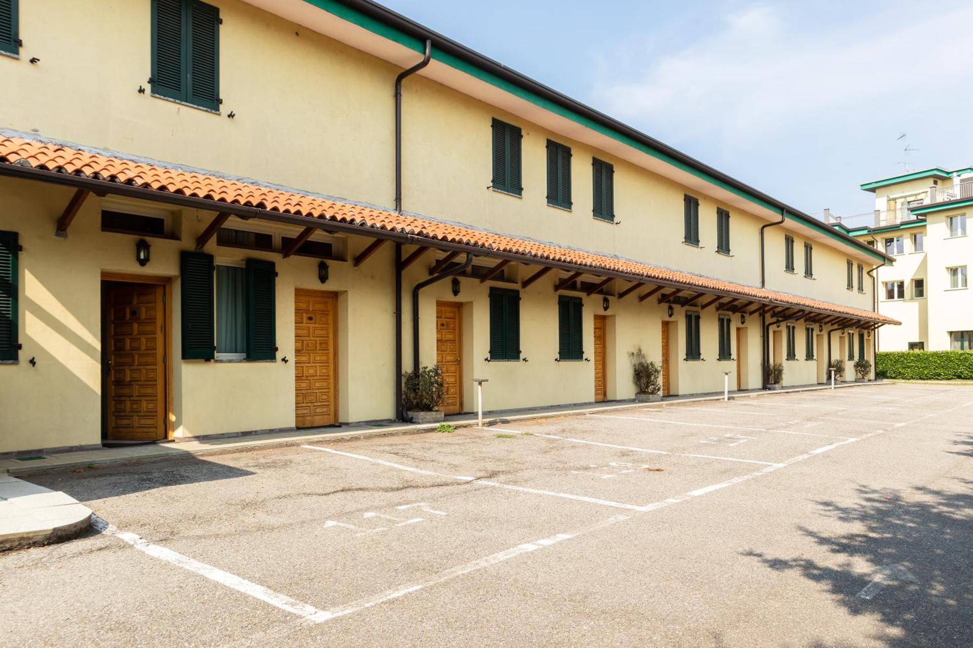 Hotel Fiera Rho - Photo 12