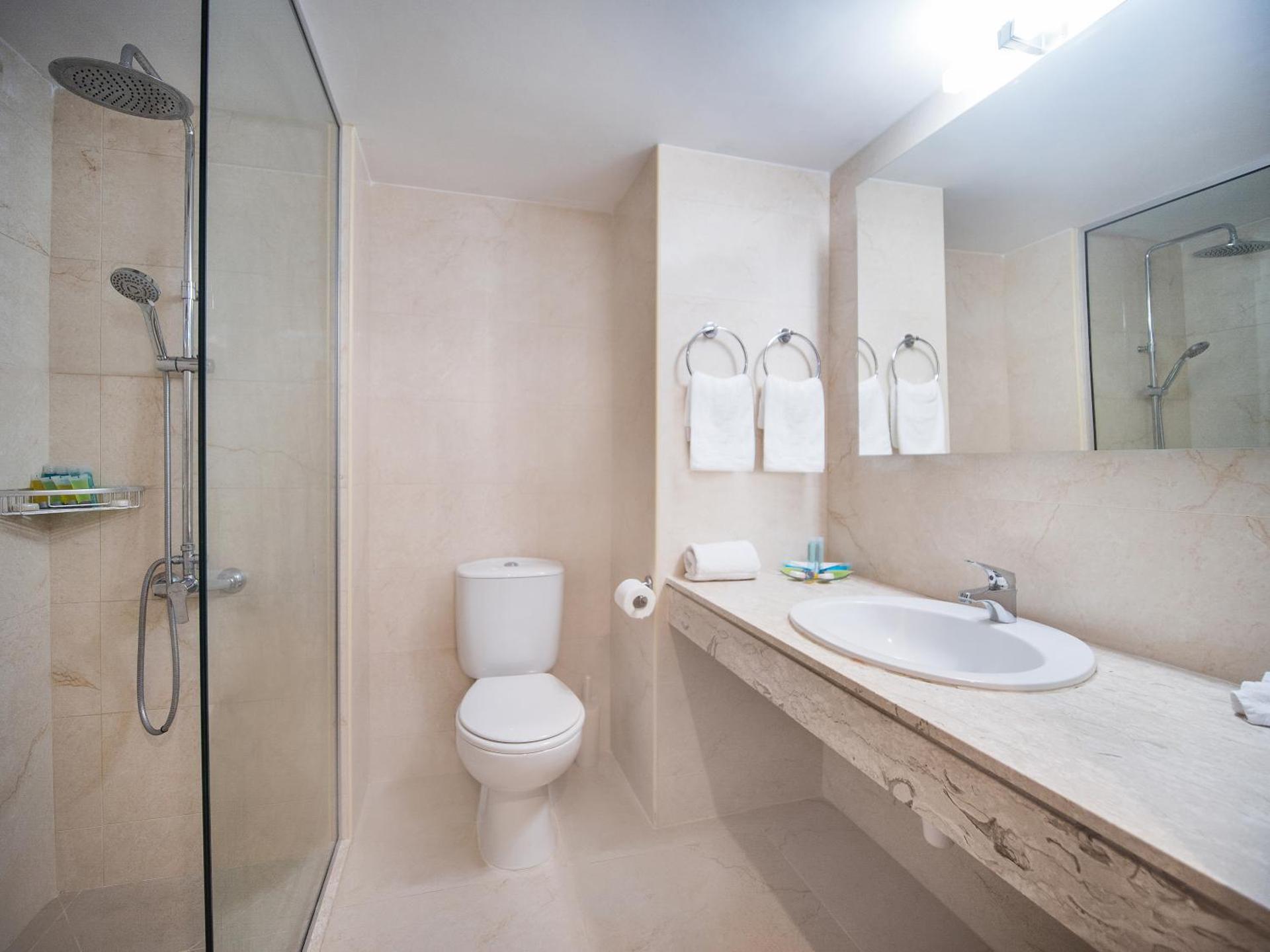 Avlida Hotel - Photo 10