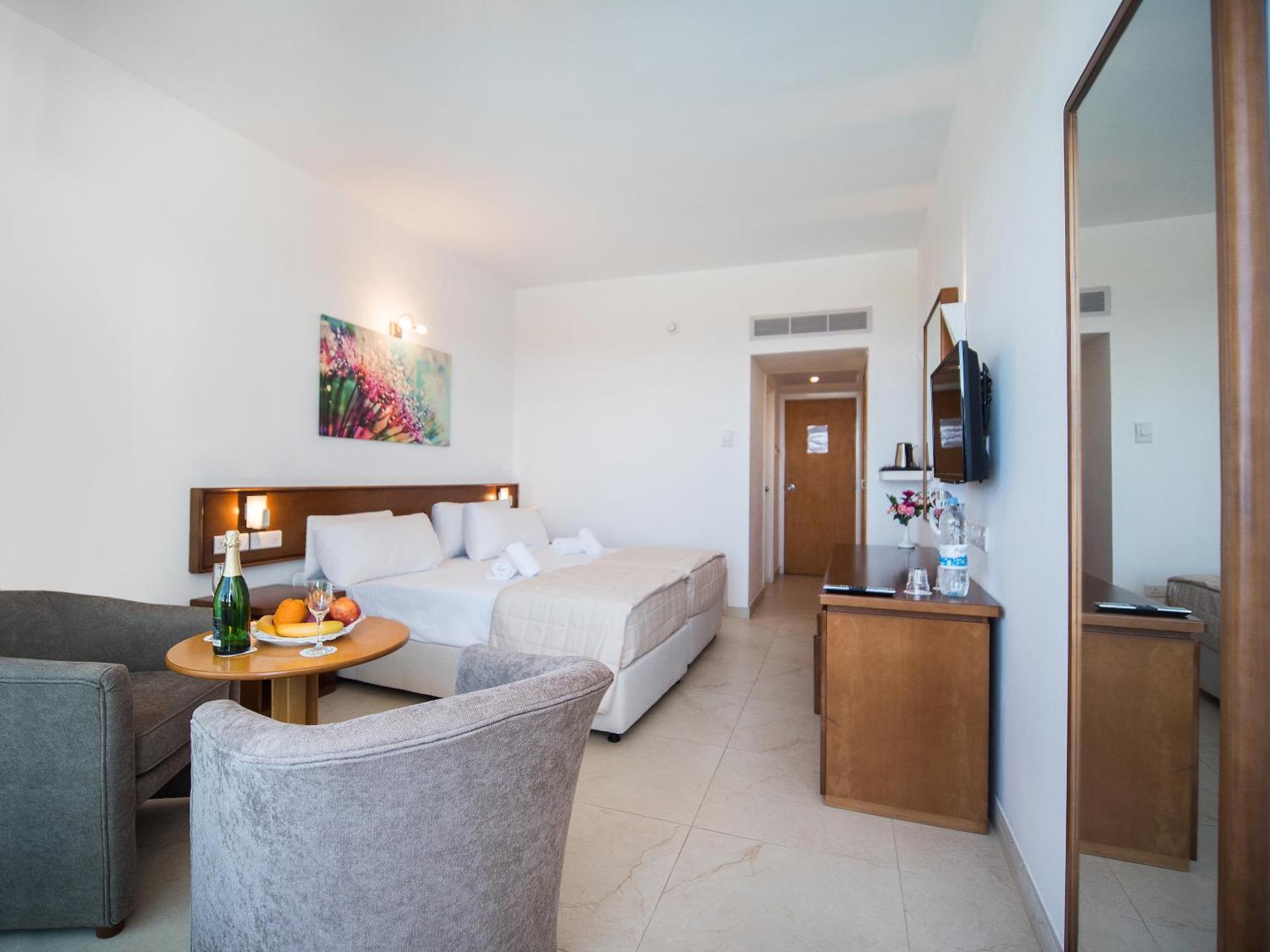 Avlida Hotel - Photo 13