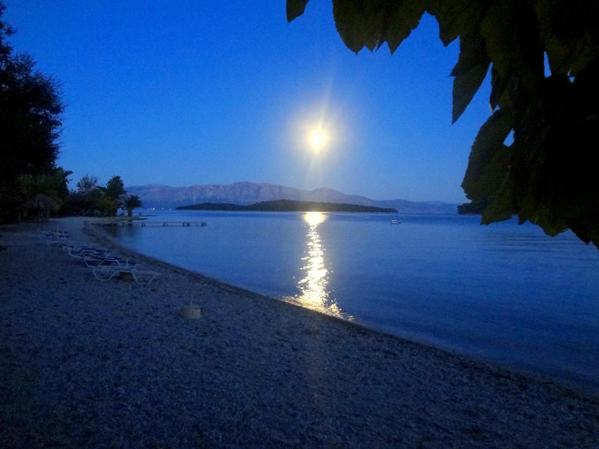 Avra Beach Hotel - Photo 9