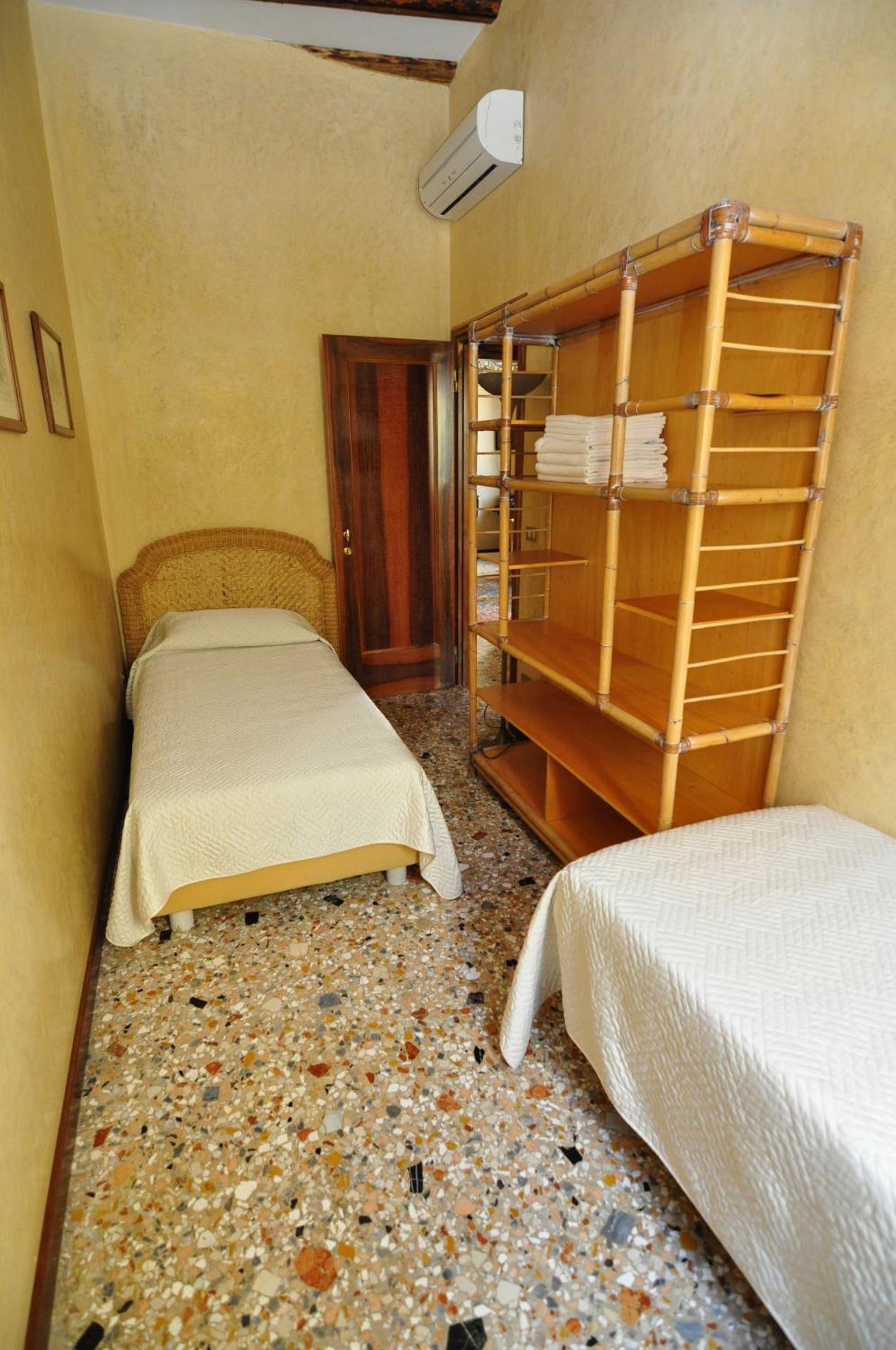 Casa Dei Pittori Venice Apartments - Photo 12