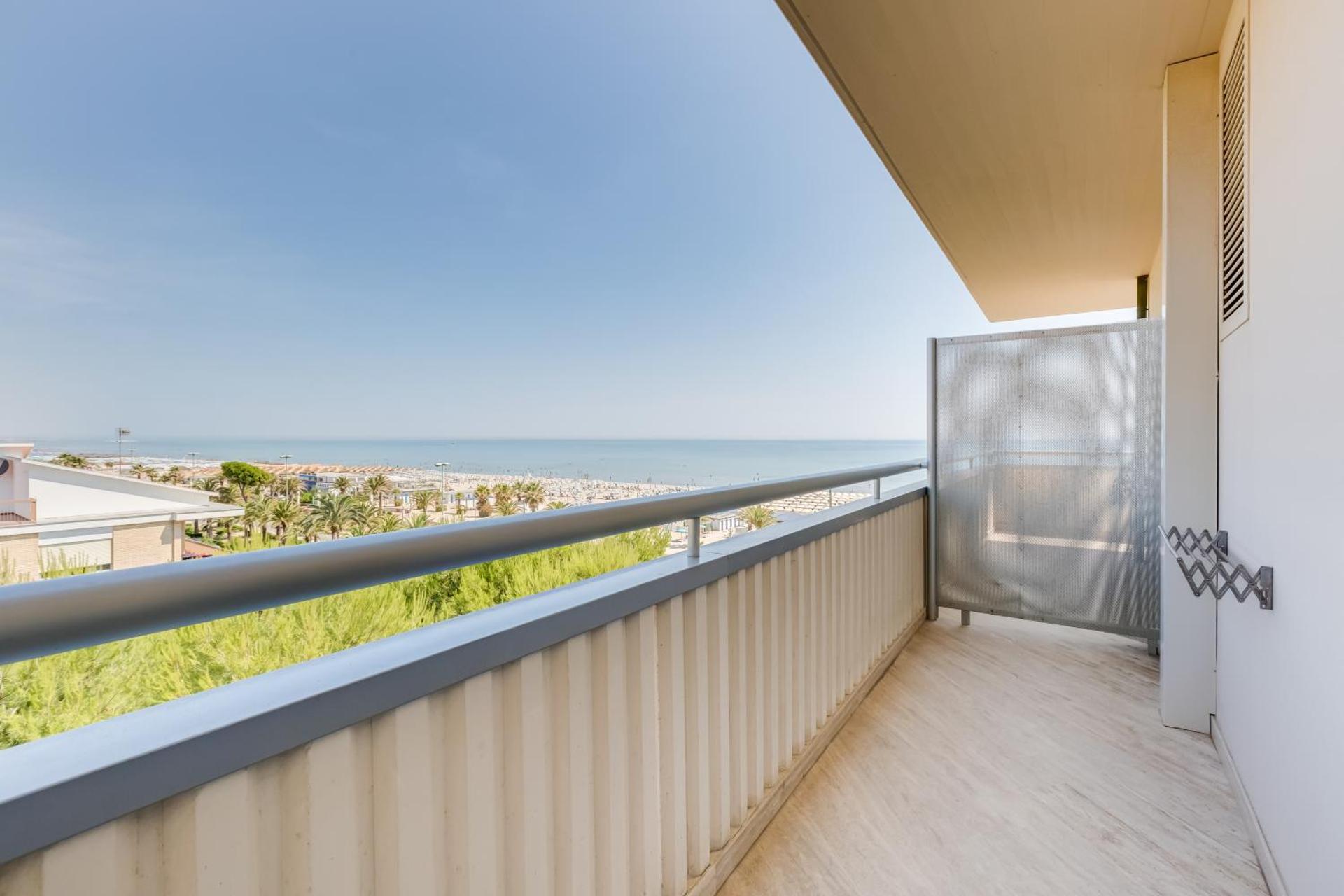 Superior Quadruple Room - Photo 4