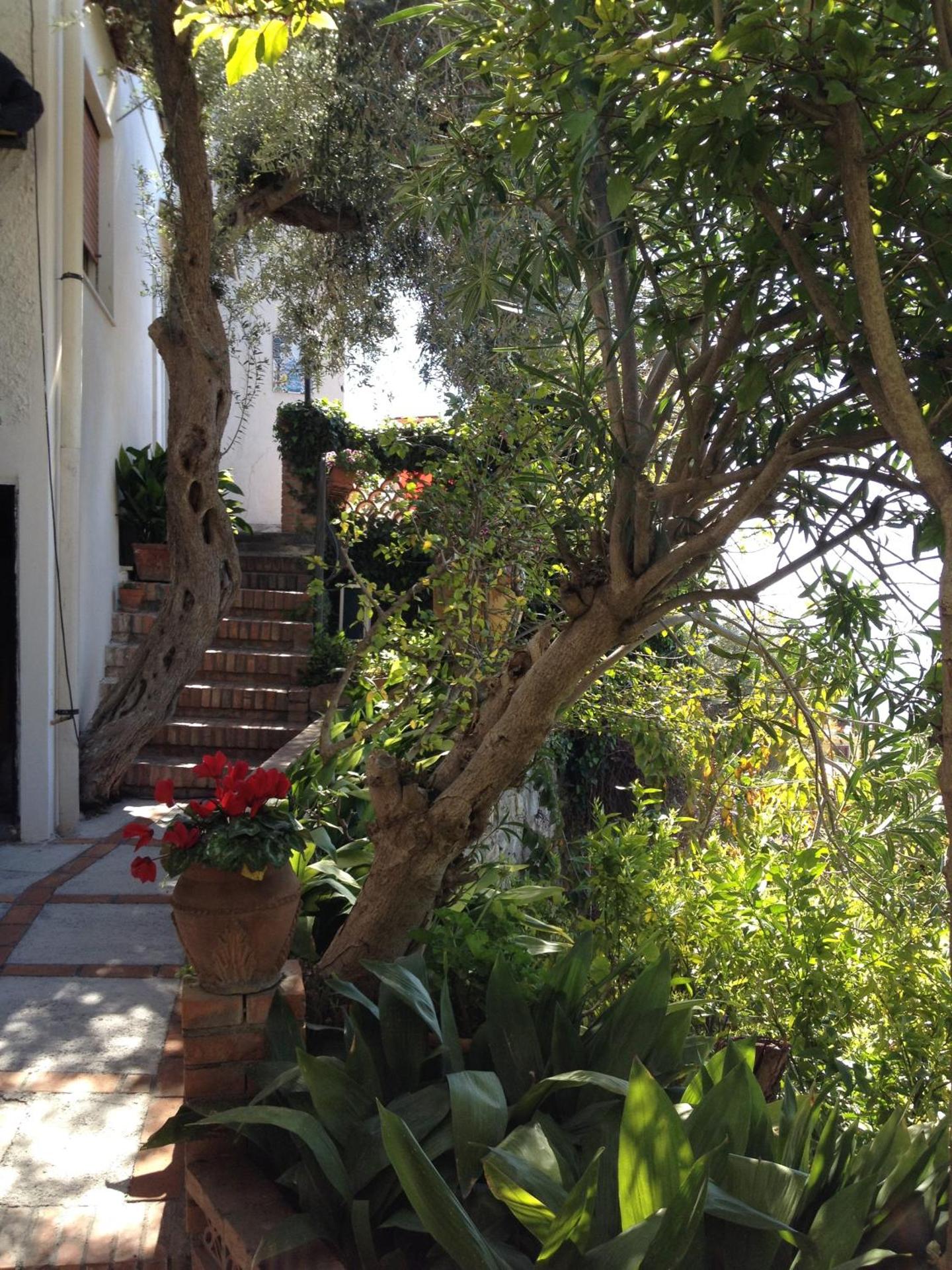 Villa Greta Hotel Rooms & Suites - Photo 119