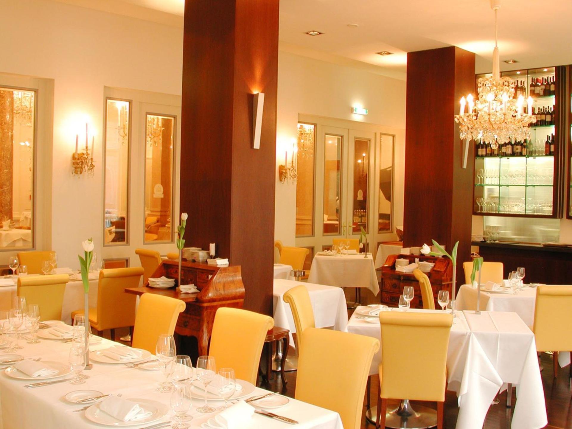 Hotel Ambassador - Photo 19