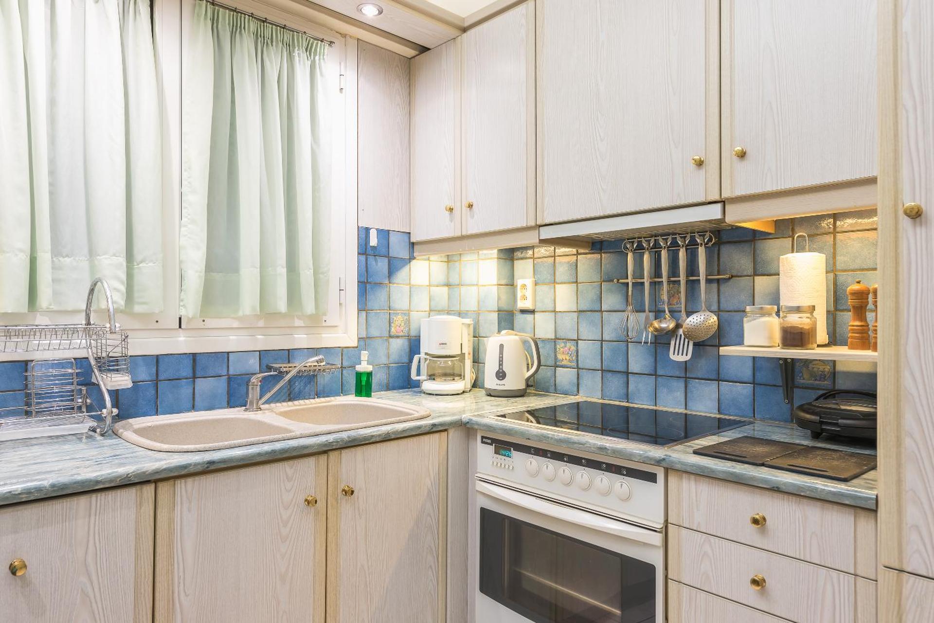 Amazing Apartment Pallini - Near Airport & Metro - Photo 2